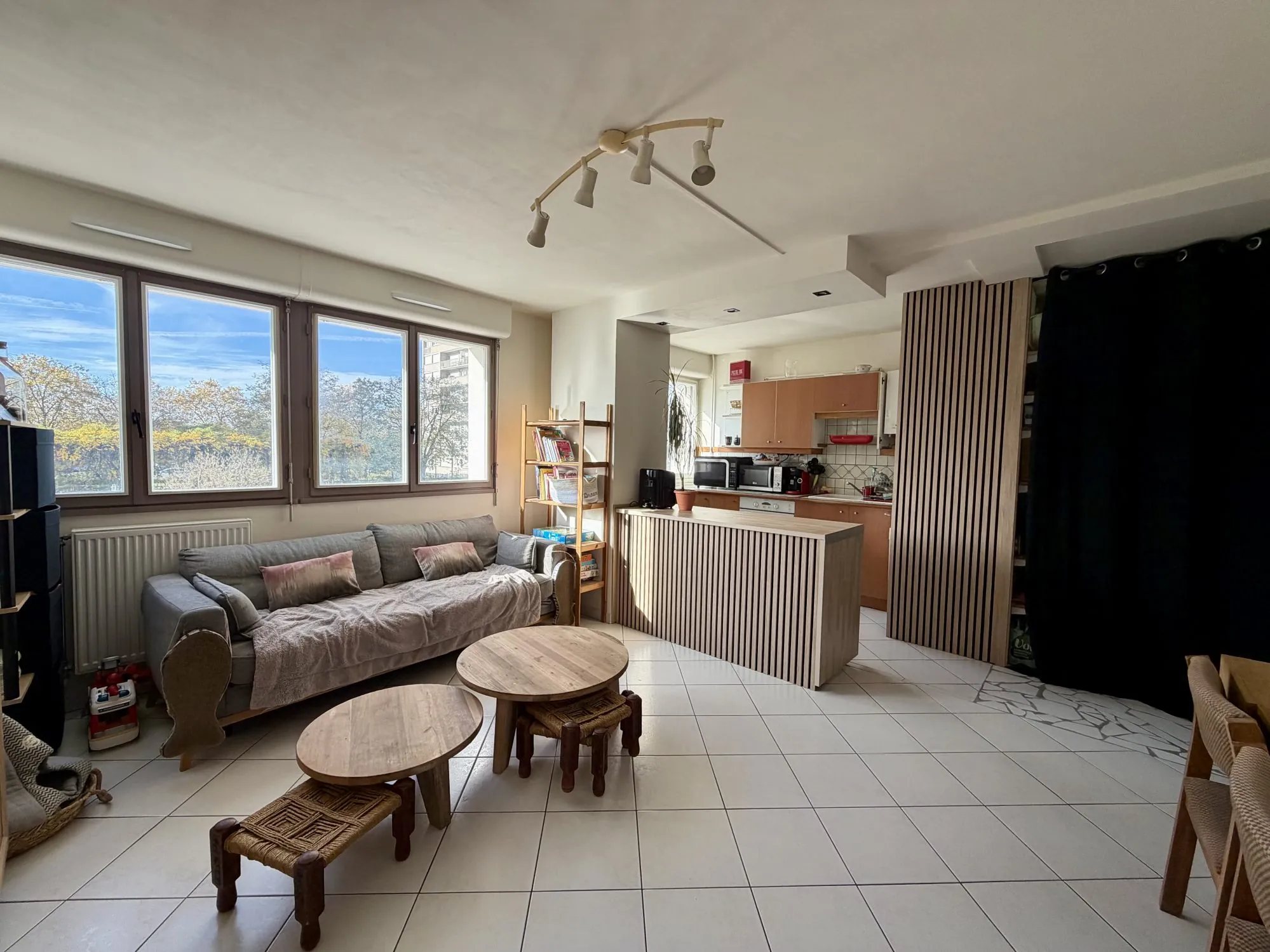 Appartement T3 avec cave, proche gare et commodités à Orléans