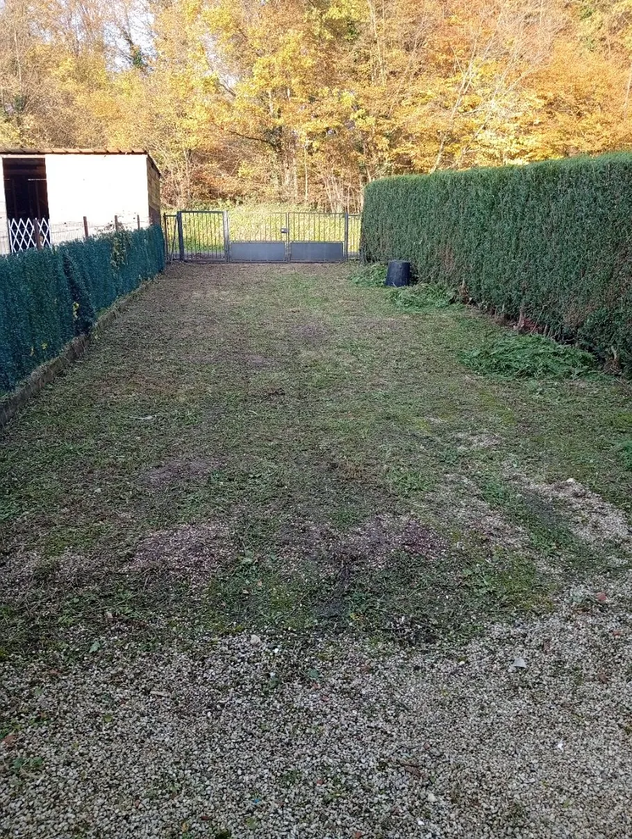 Maison à vendre à Dampierre-les-Bois avec sous-sol et 2 chambres 