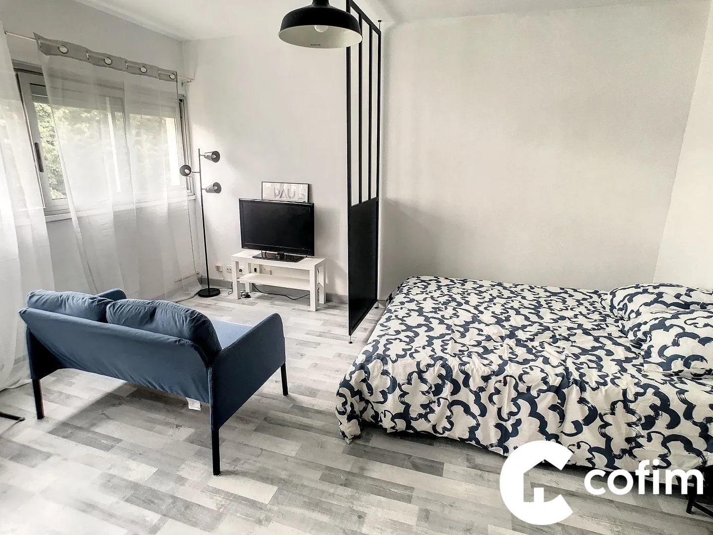 Studio de 20 m² à vendre à Pau, dernier étage, sécurisé, proche facultés