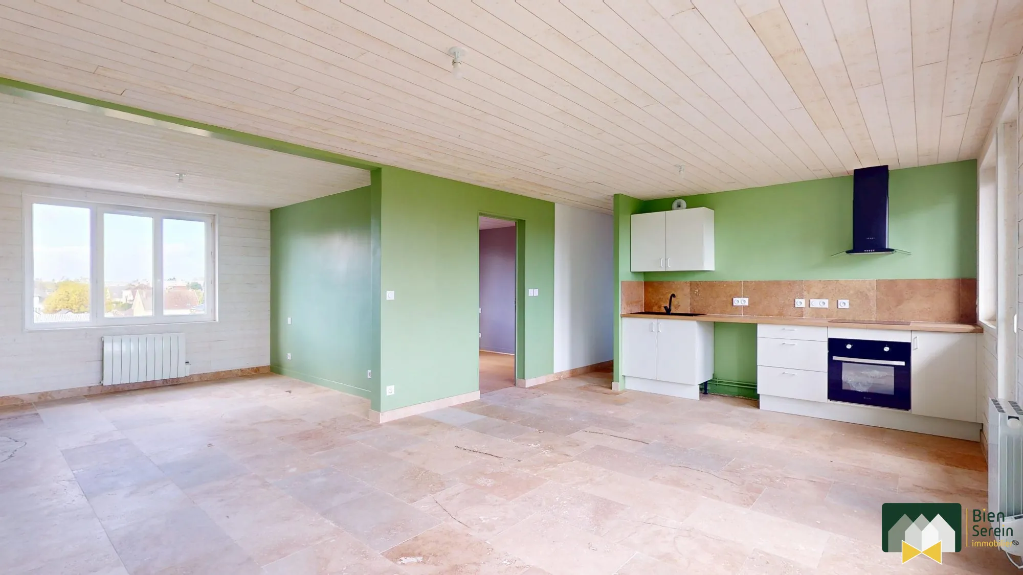 Appartement T3/4 rénové avec balcon, cave et parking à Luce