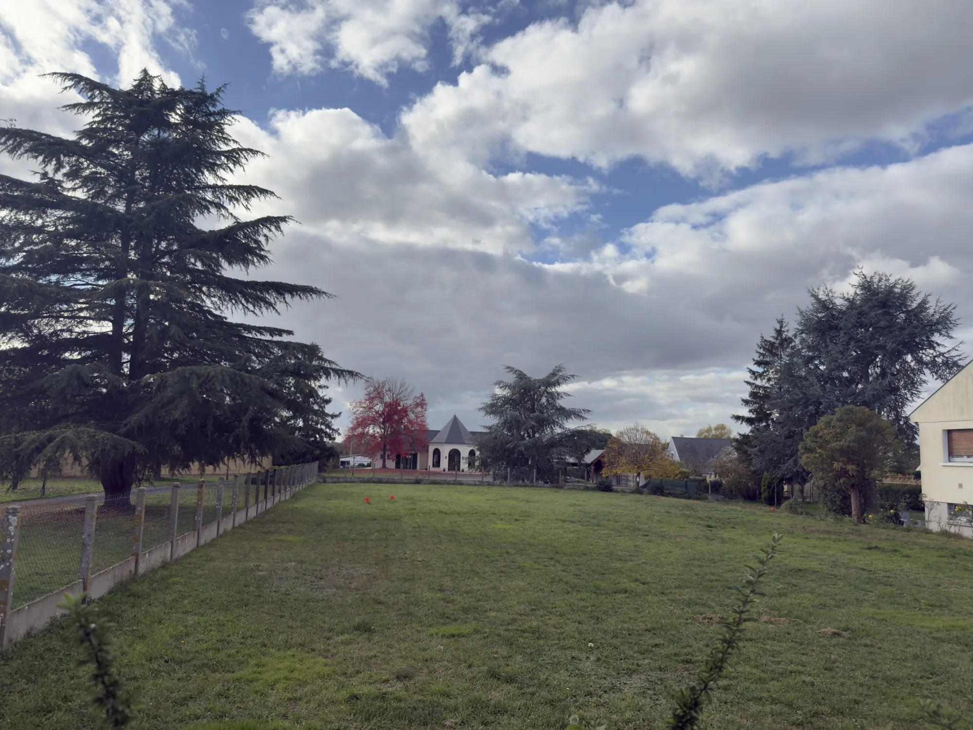 Terrain constructible à Bourg d'Écouflant de 600 m² – Excellent potentiel immobilier