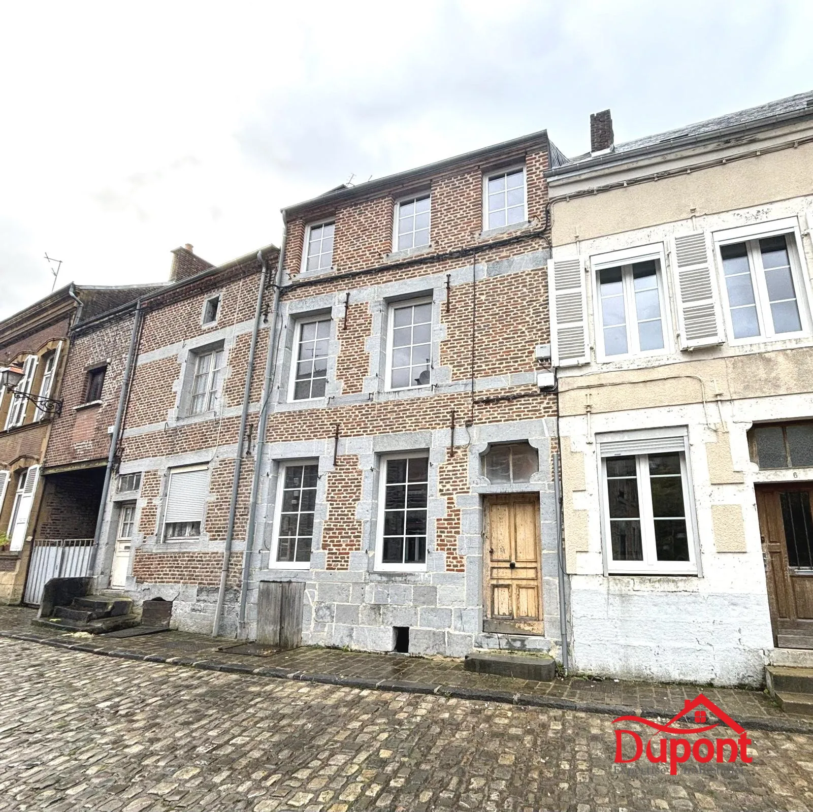 Maison à rénover à Fumay avec grand potentiel et vue exceptionnelle