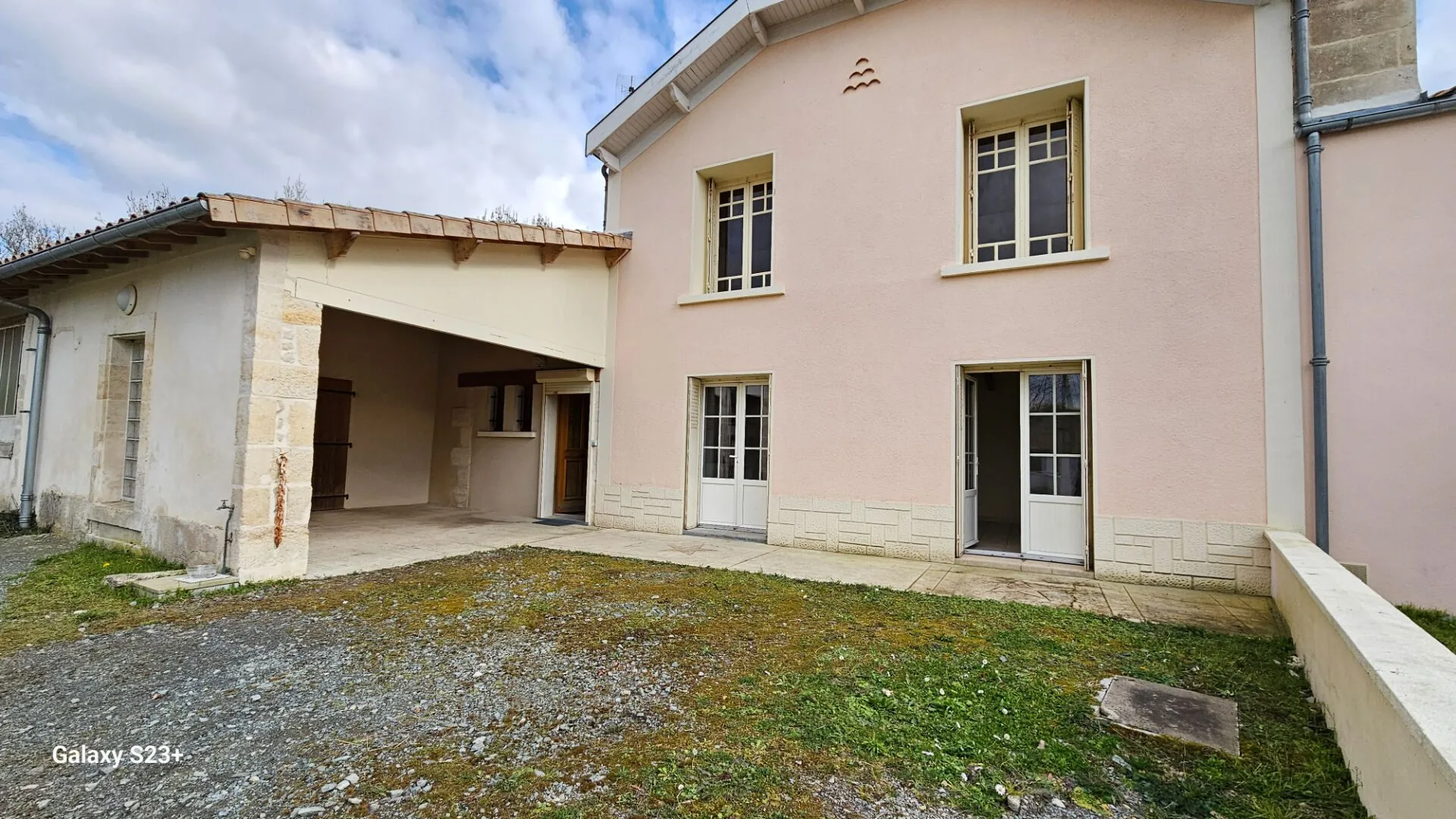 Maison ancienne à vendre à Granzay Gript - 92 m² avec dépendances et grand terrain