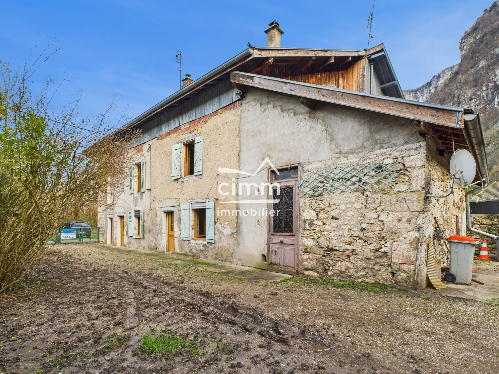 Maison ancienne à vendre à Saint-Quentin-sur-Isère avec vue sur le Vercors
