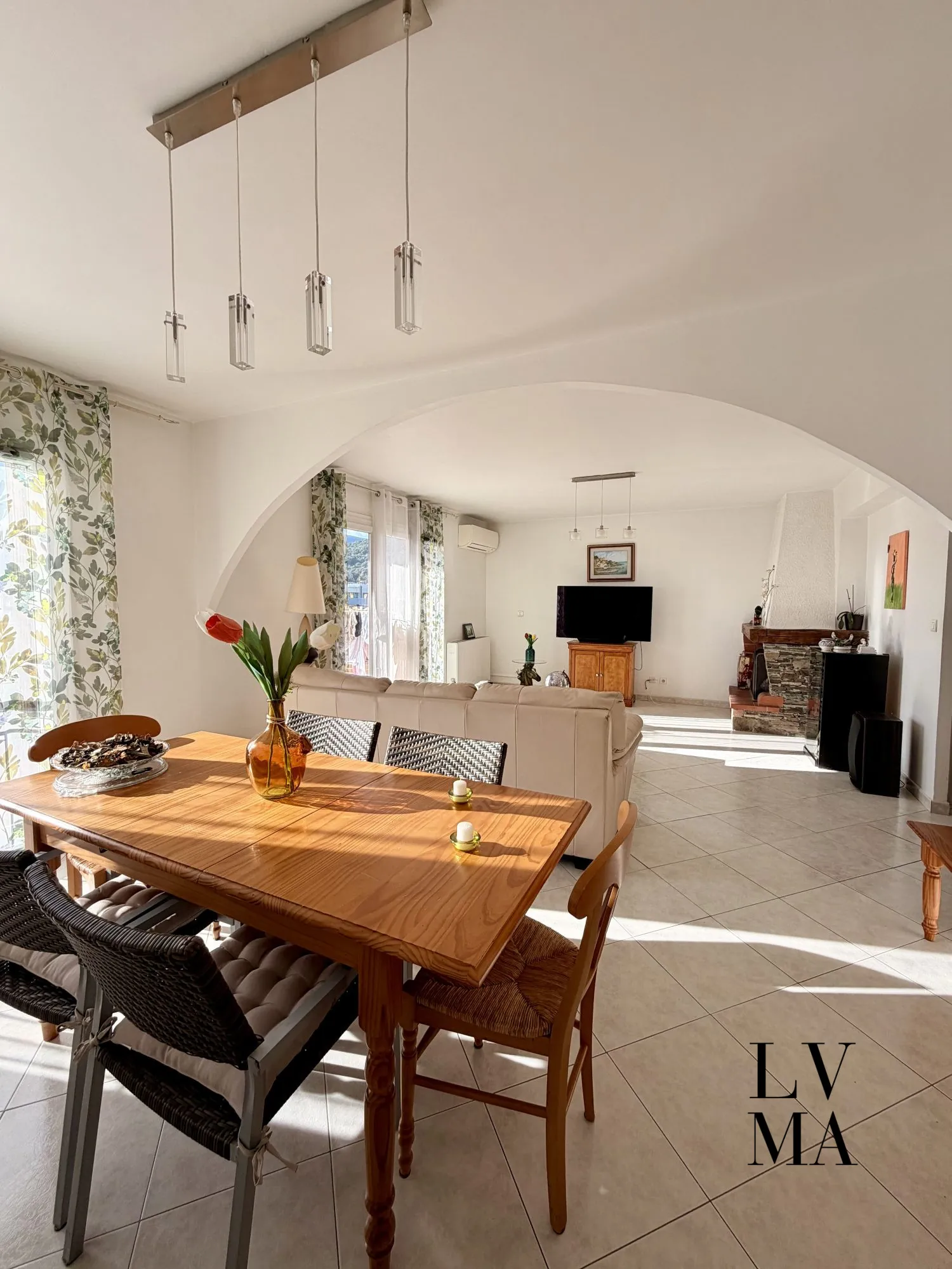 Bel appartement T3/4 lumineux avec 2 balcons à Borgo proximité commodités