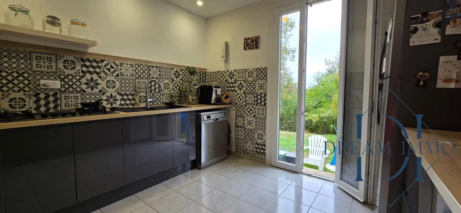 Maison rénovée à vendre en campagne à Couloumé-Montdébats 