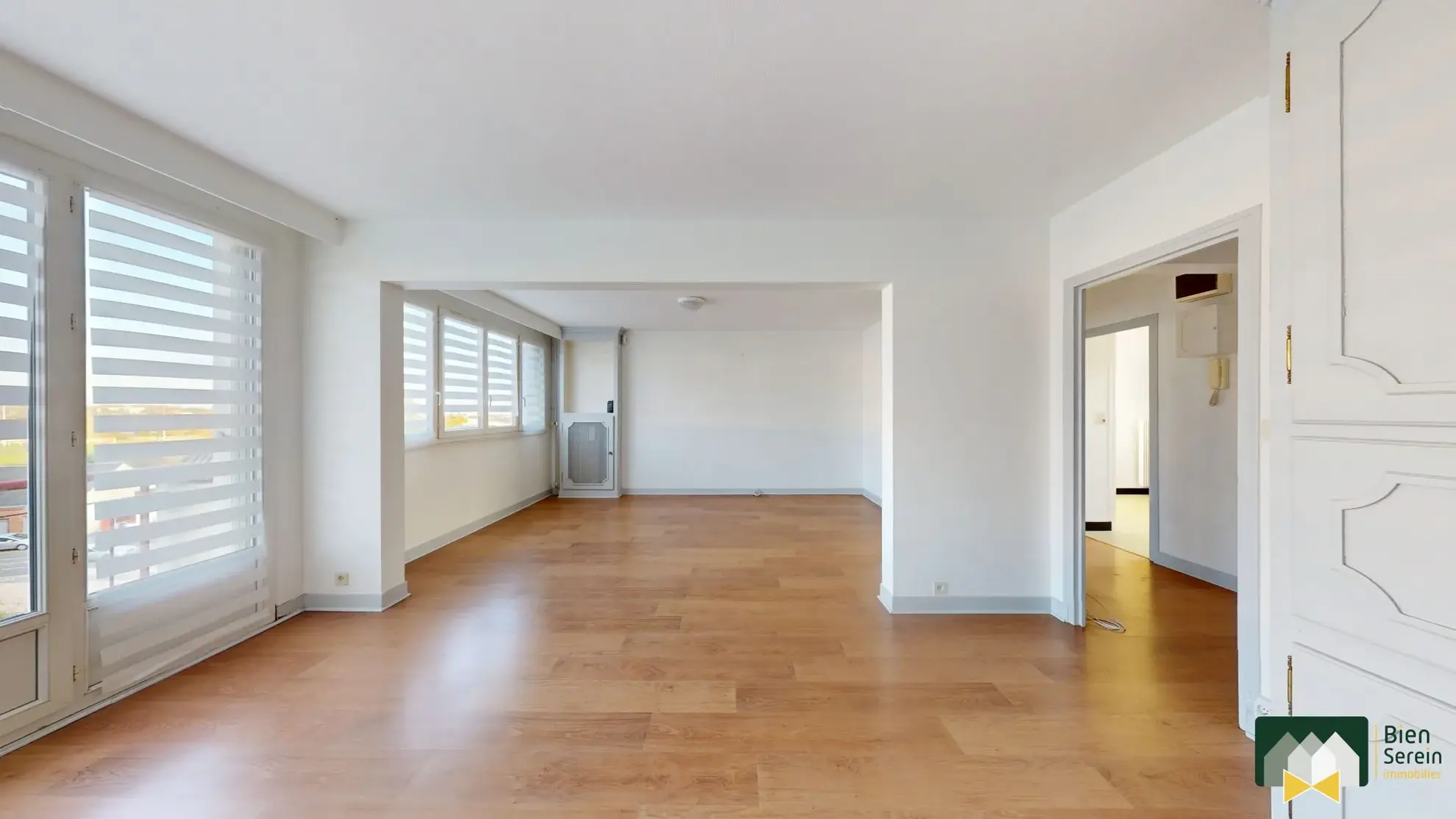 Séjour / salle à manger Appartement T3 de 76 m² avec Balcon, Cave et Parking à Lucé