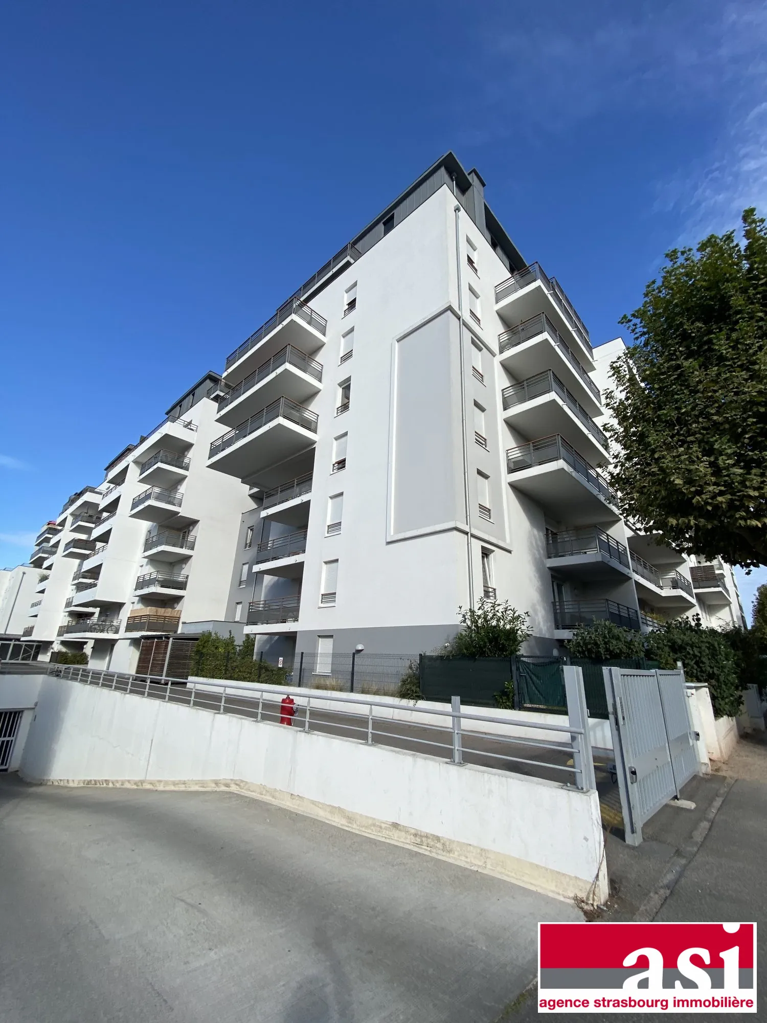 Appartement 2 pièces avec terrasse à Strasbourg – Exposition EST-OUEST, parking privé 