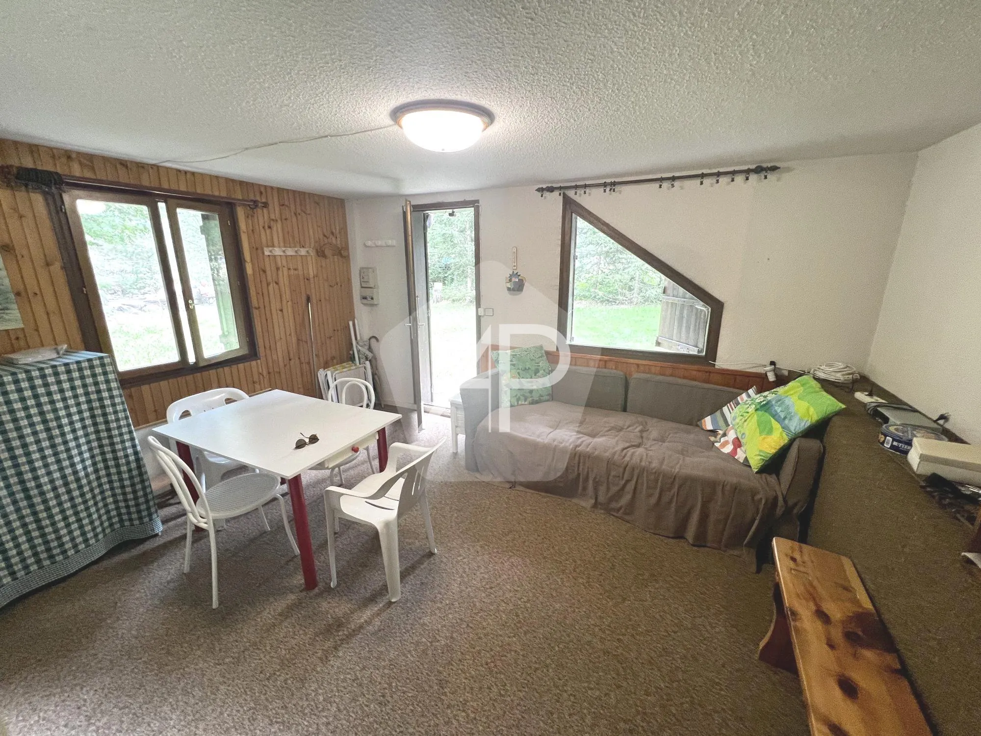 Appartement T2 en Rez-de-Jardin à Val-des-Prés avec Jardin Privé 