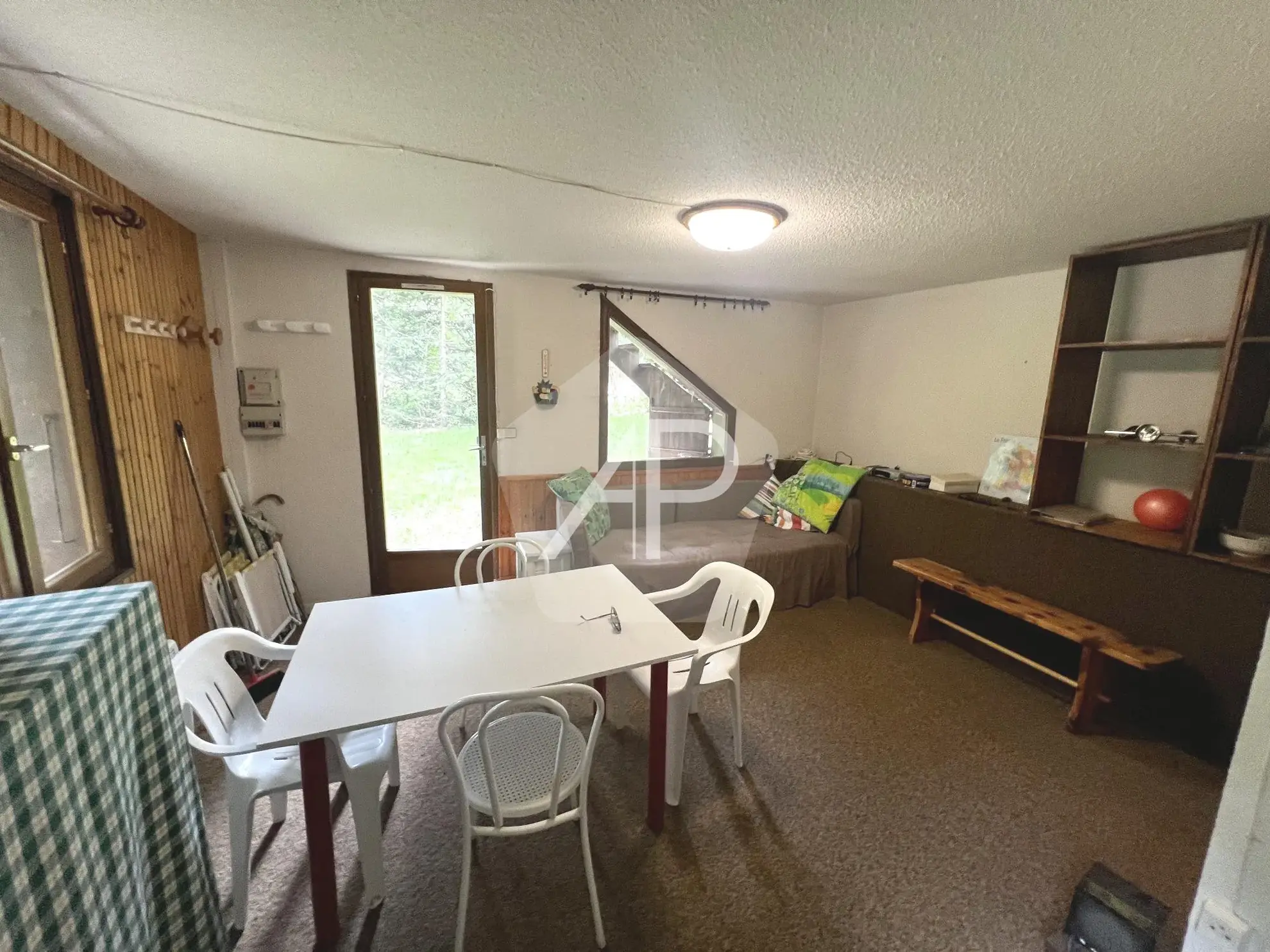 Appartement T2 en Rez-de-Jardin à Val-des-Prés avec Jardin Privé 