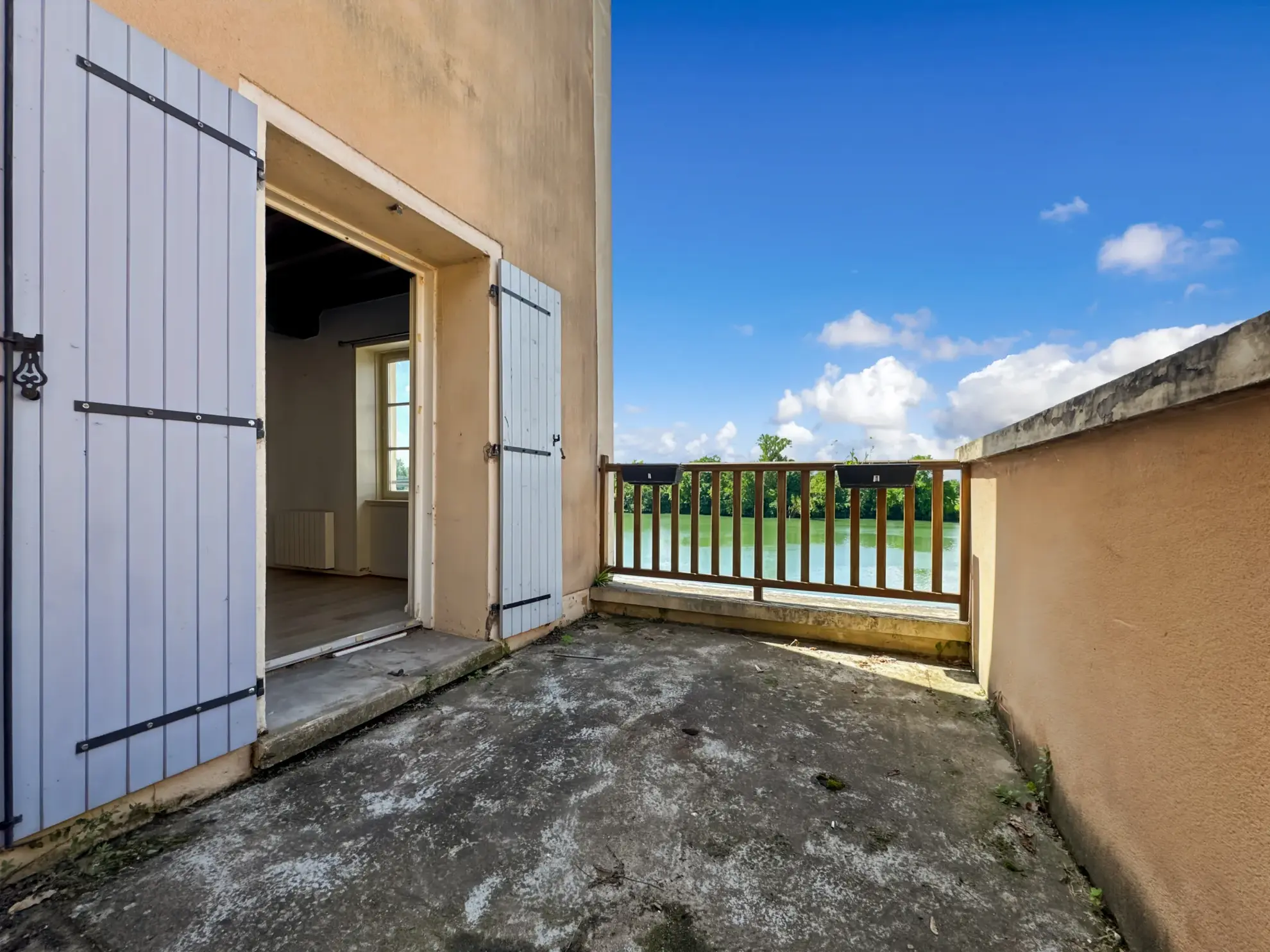 Appartement T3 de 79 m² avec terrasse et vue sur la Saône à Trévoux 