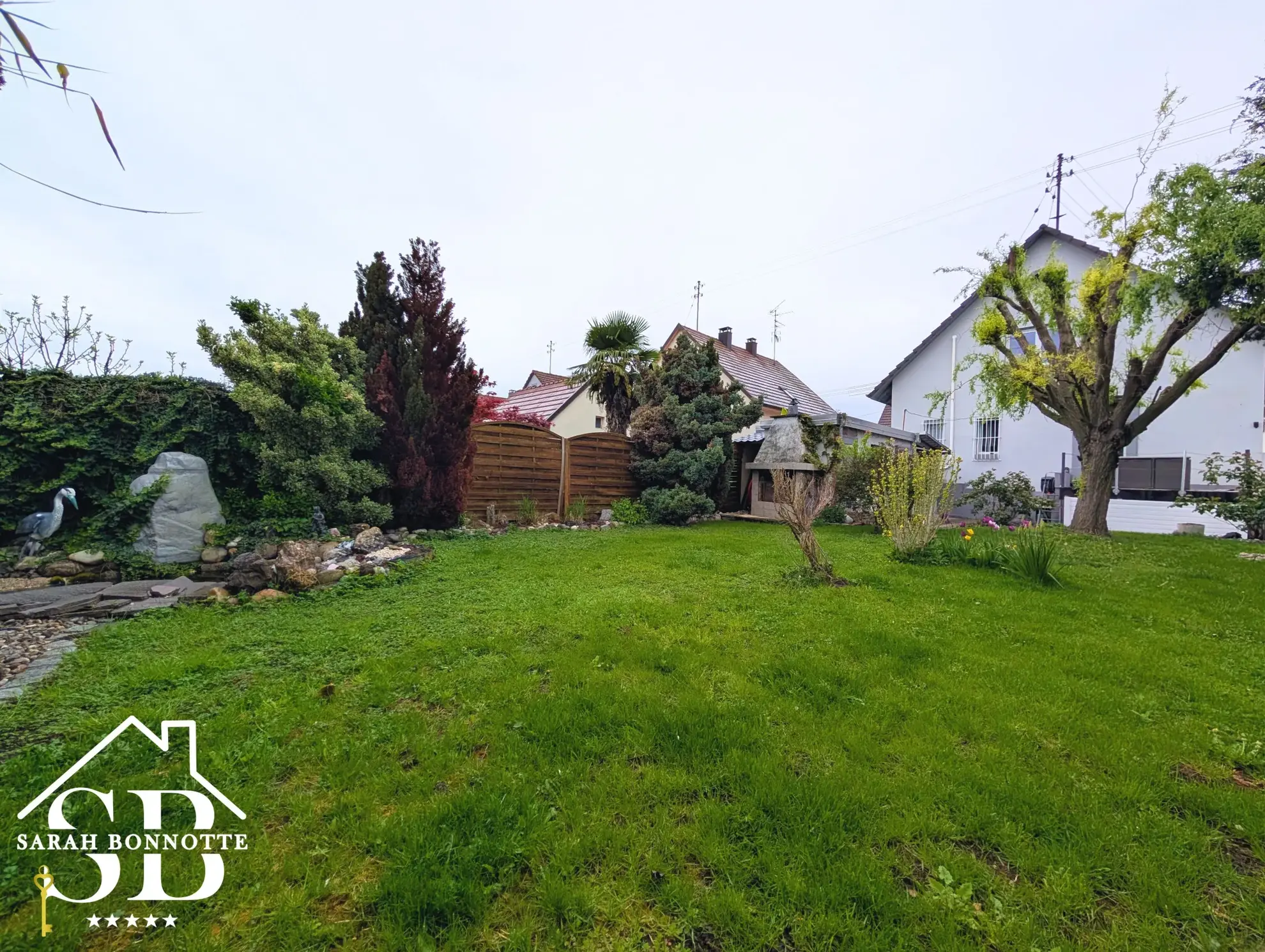 Maison individuelle à rafraîchir avec jardin à Village-Neuf 