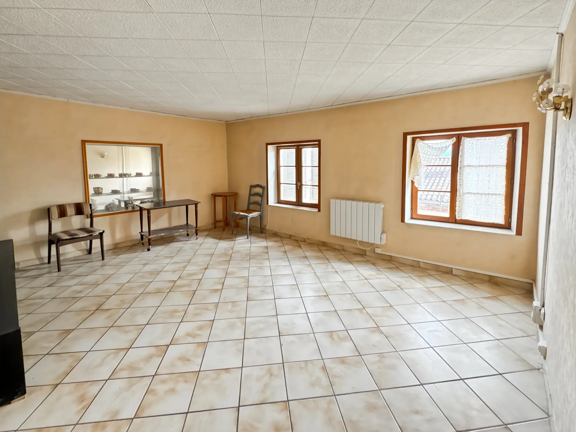 Appartement à vendre à Trévoux - Dernier étage, potentiel et emplacement privilégié 