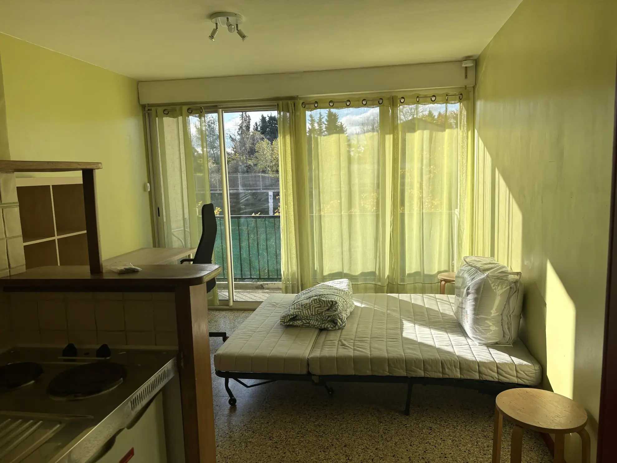 Studio à vendre à Aix-en-Provence, 18m² avec terrasse, parking, idéal investissement ou résidence principale