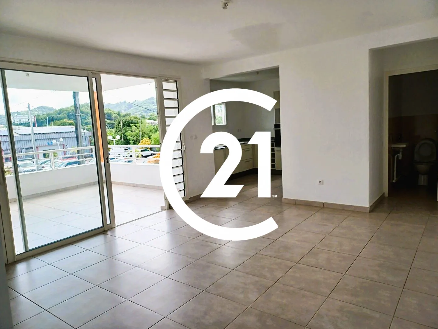 Appartement T3 récent avec terrasse et parking à Le Robert, Martinique