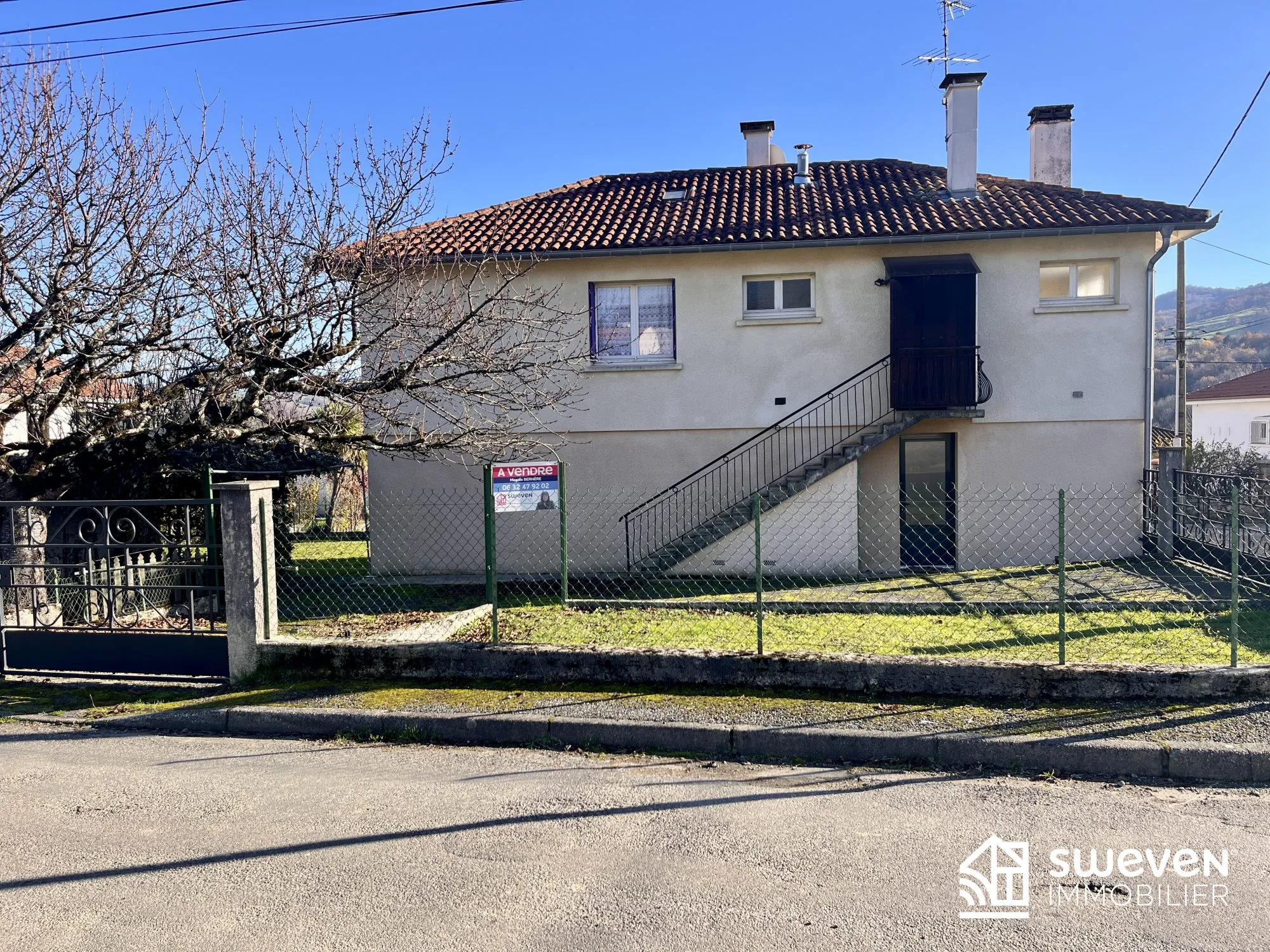 Grande maison avec deux appartements et jardin à Saint-Girons