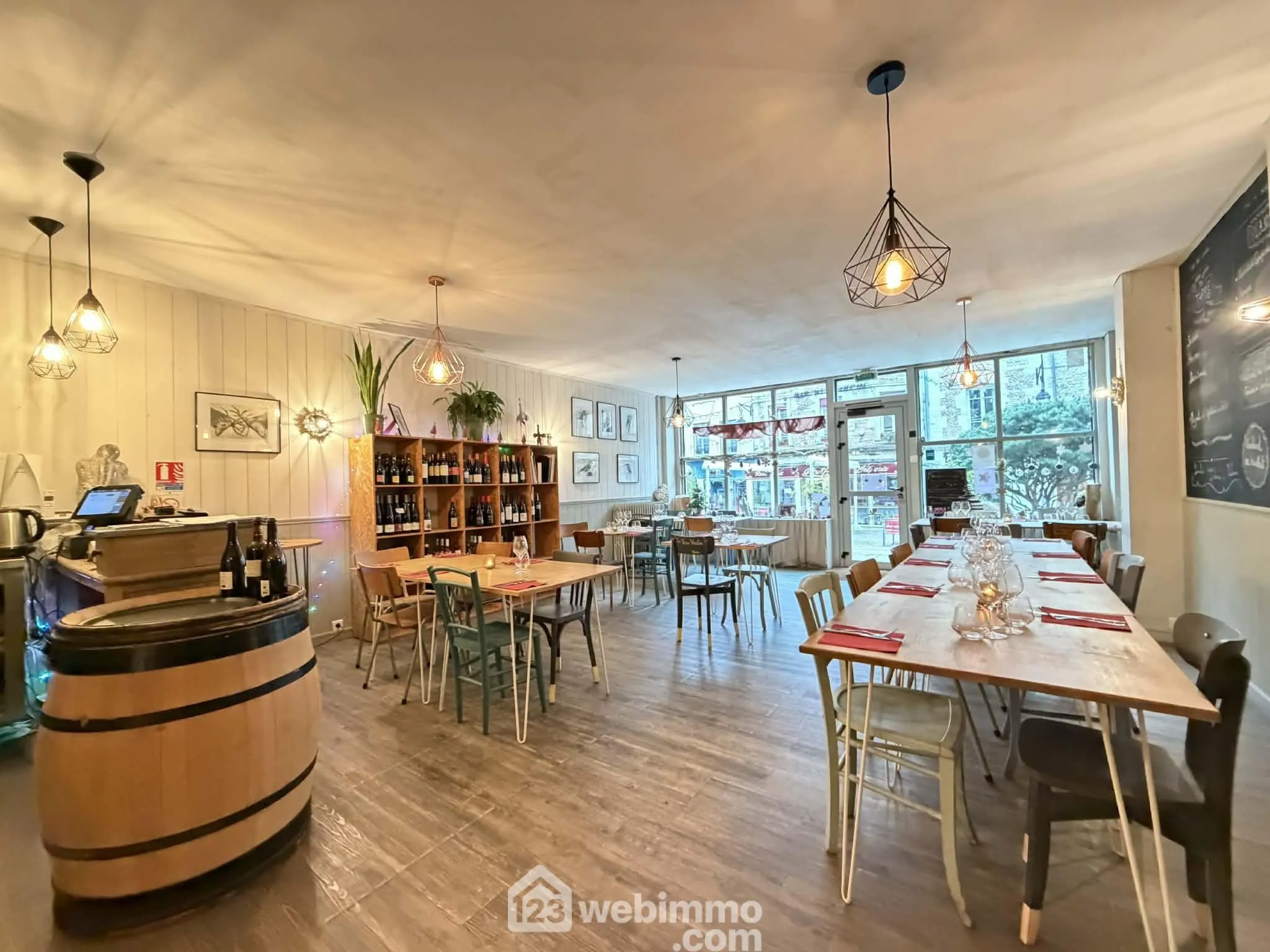 Fonds de commerce de restauration à Laon avec vue sur la cathédrale