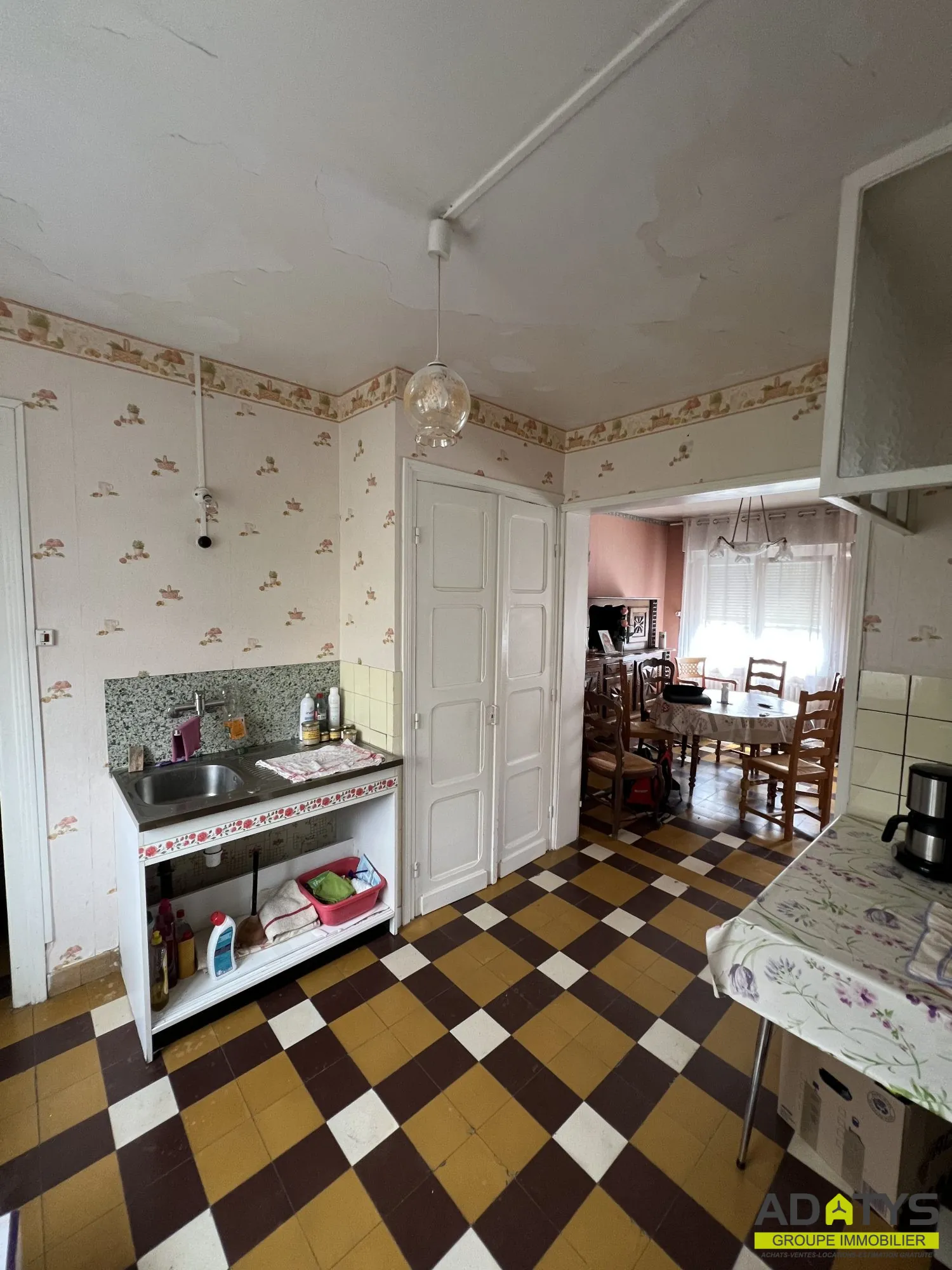 Maison familiale à rénover à Dechy avec jardin et 3 chambres