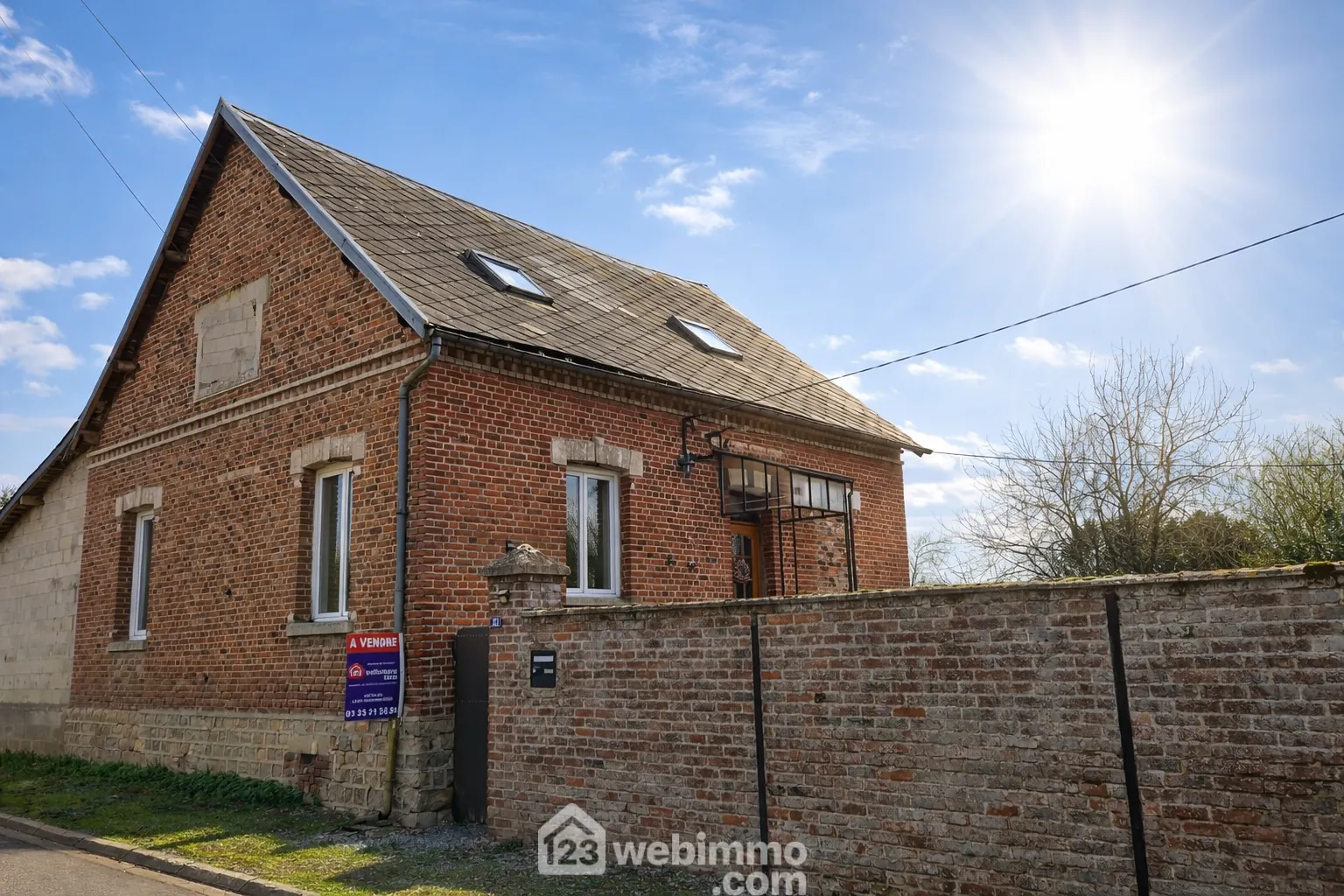 Maison à vendre de 135 m² avec dépendances et panneaux solaires à Pargny-les-Bois