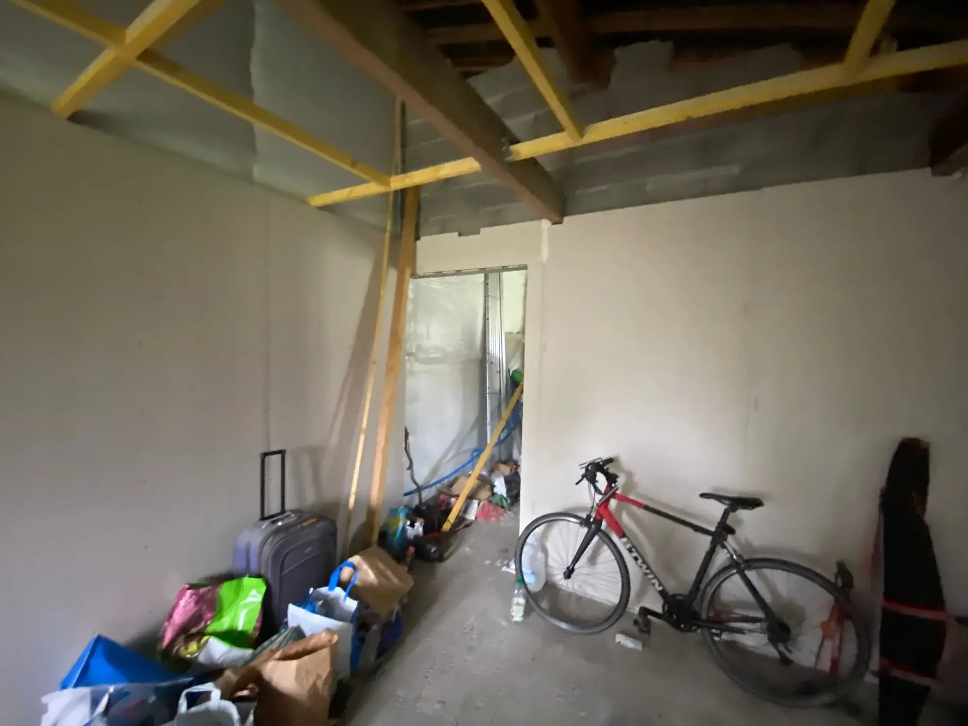 Opportunité rare : maison à rénover avec potentiel exceptionnel à Asnieres-sur-Oise 