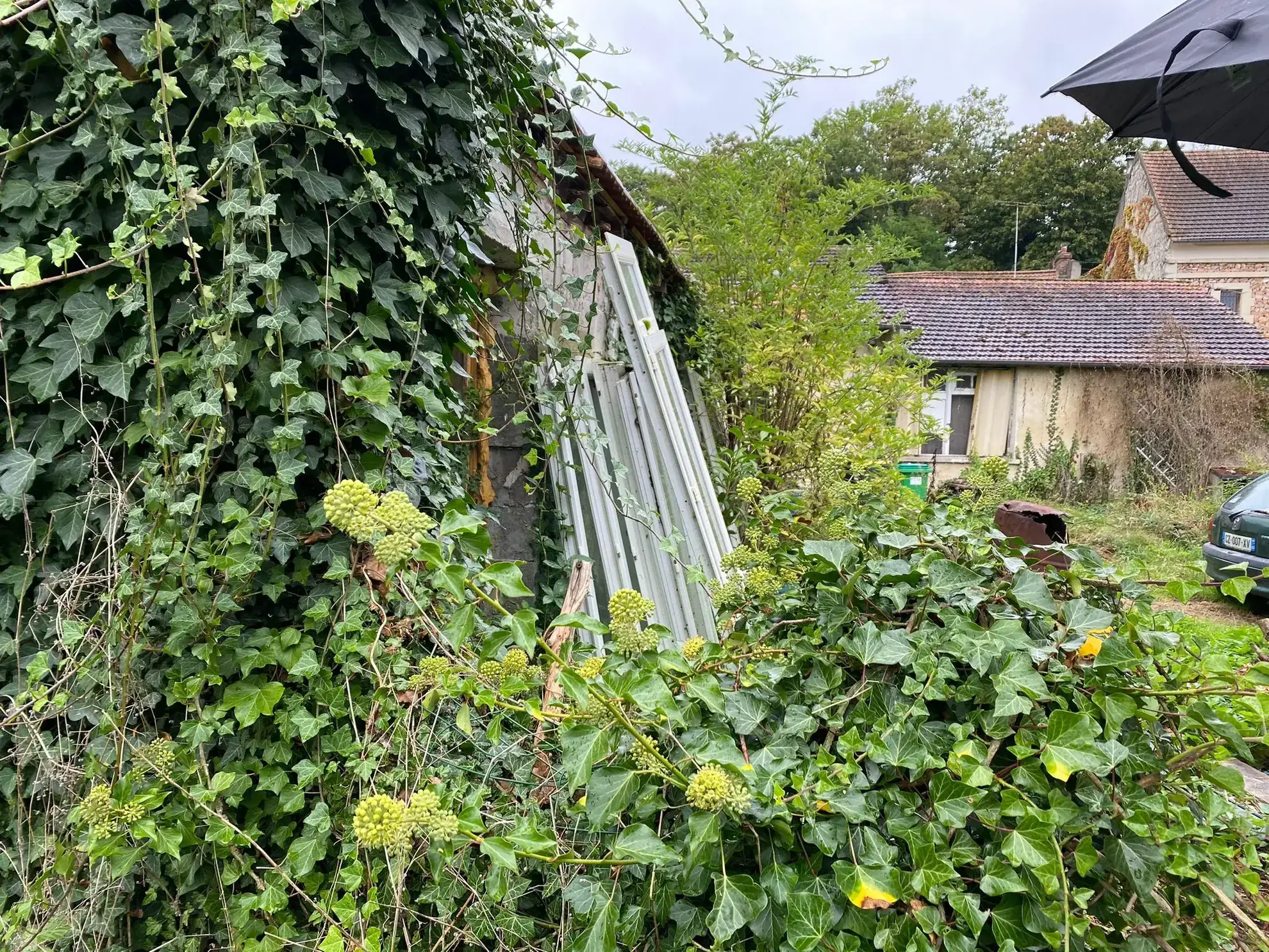 Opportunité rare : maison à rénover avec potentiel exceptionnel à Asnieres-sur-Oise 