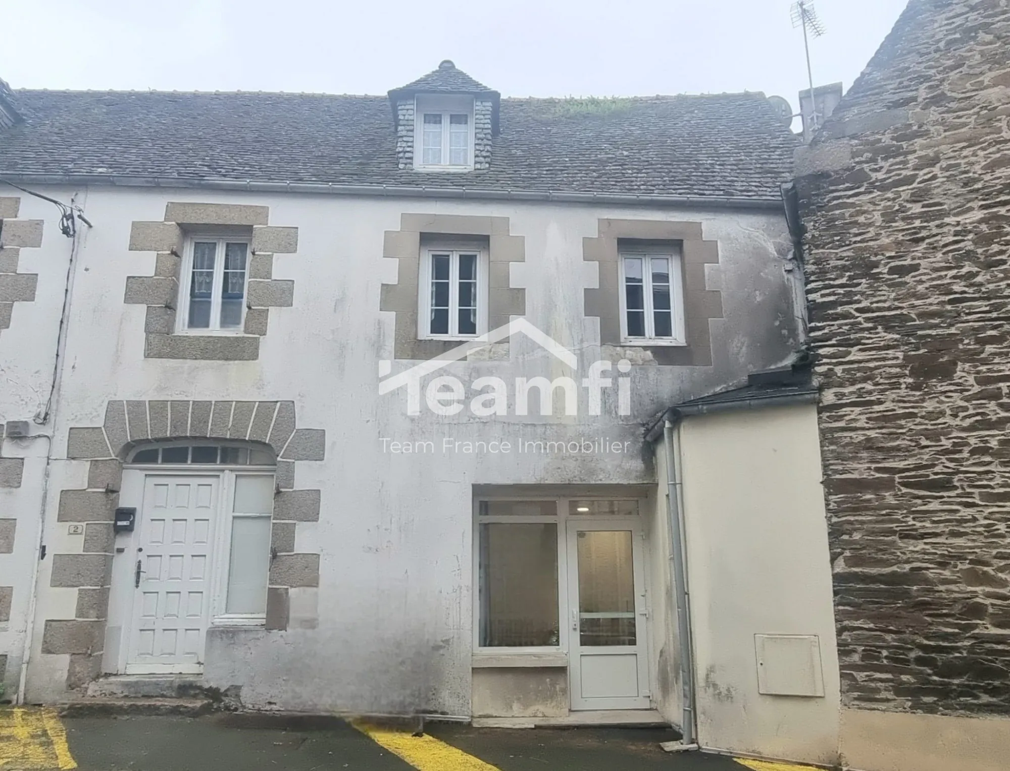 Maison à vendre à Plestin-les-Grèves – Parfait pour investissement ou première acquisition 