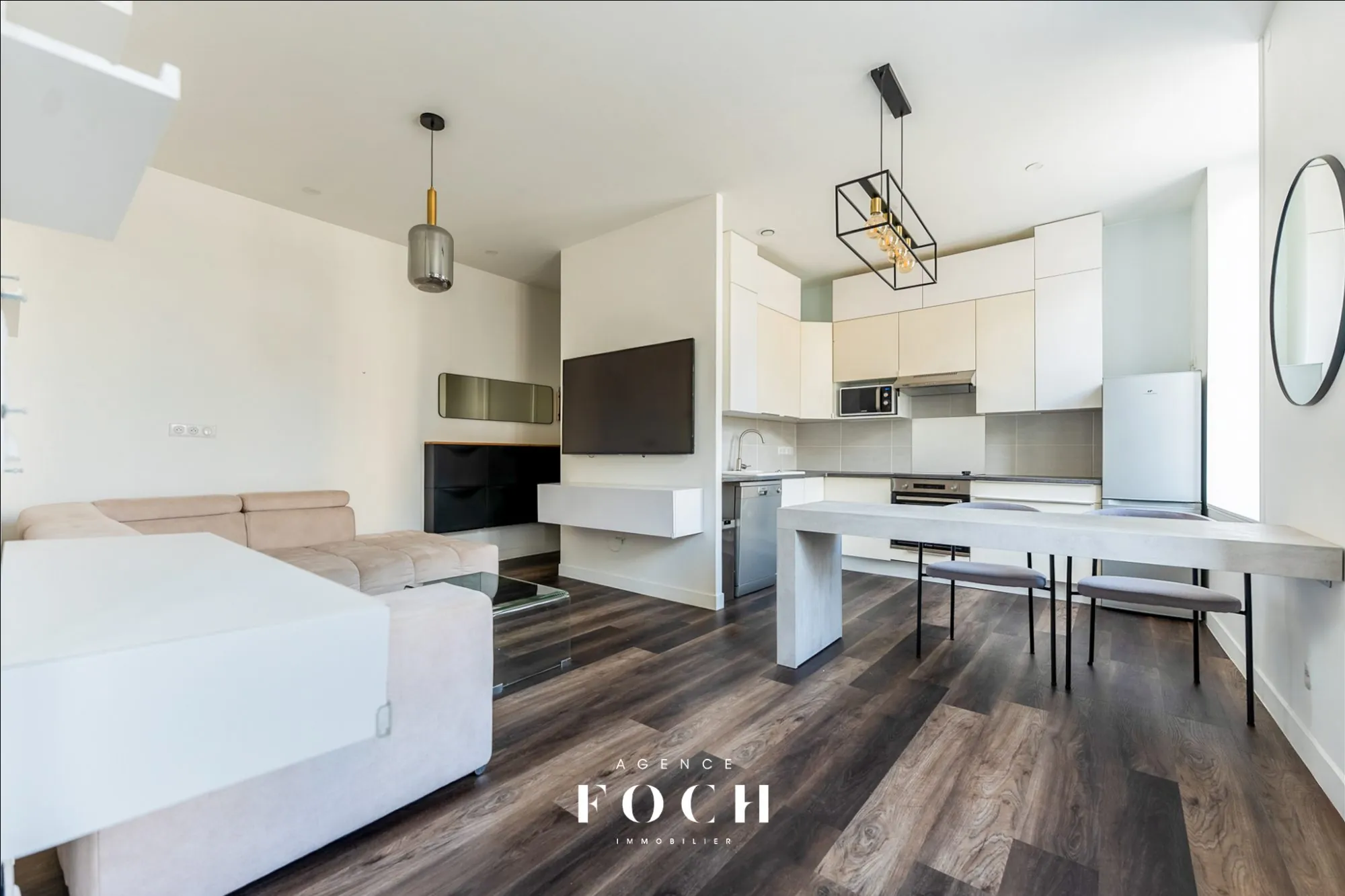 Appartement rénové avec pièce de vie ouverte à Nancy proche transports