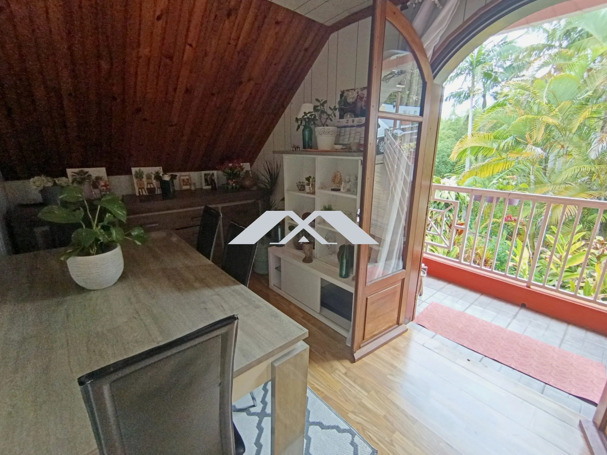 Maison 98m² avec grand jardin à Petite Île - Secteur verdoyant