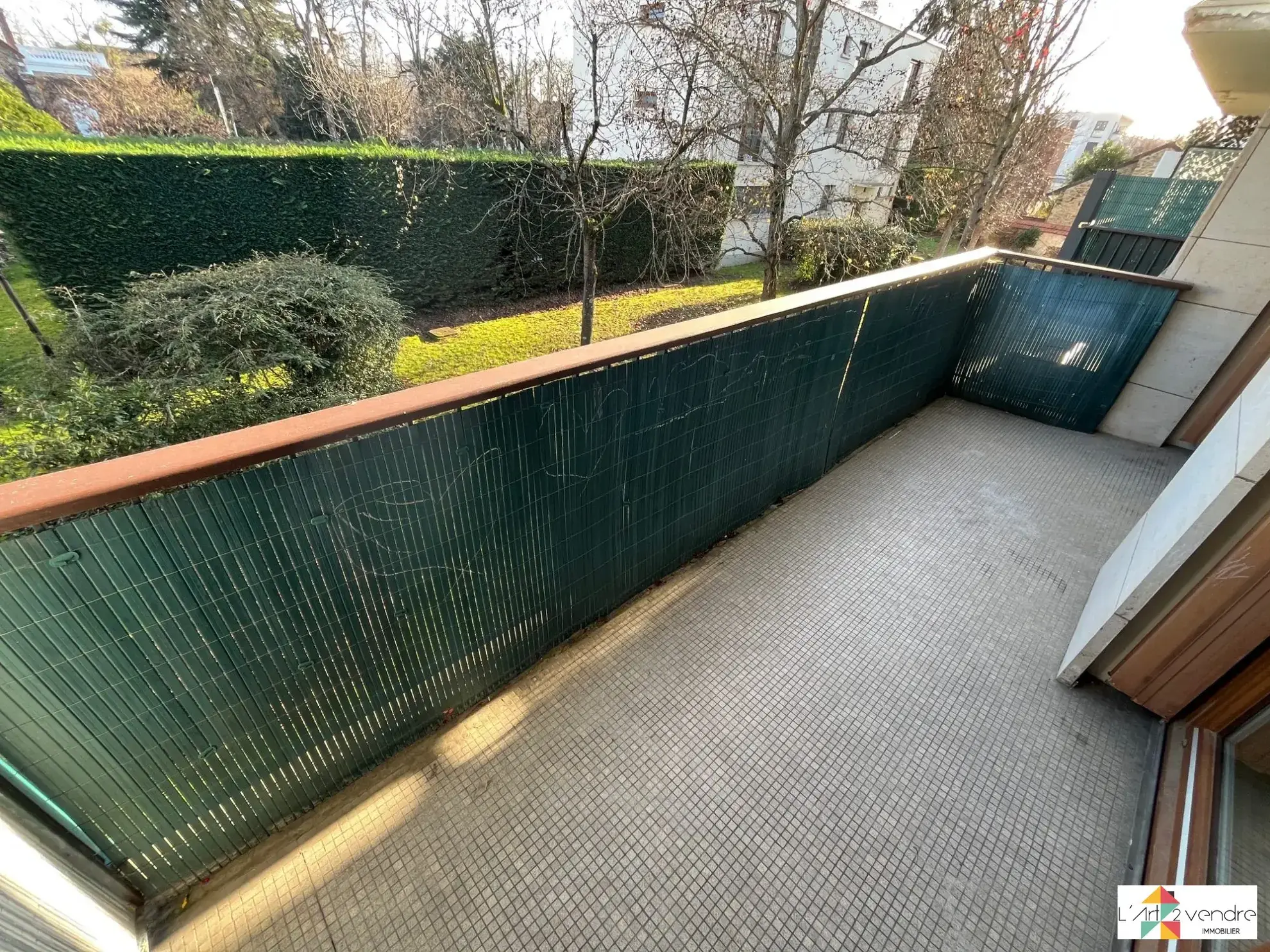 Appartement 3 pièces à Brunoy avec balcon et cave, proximité commerces et écoles 