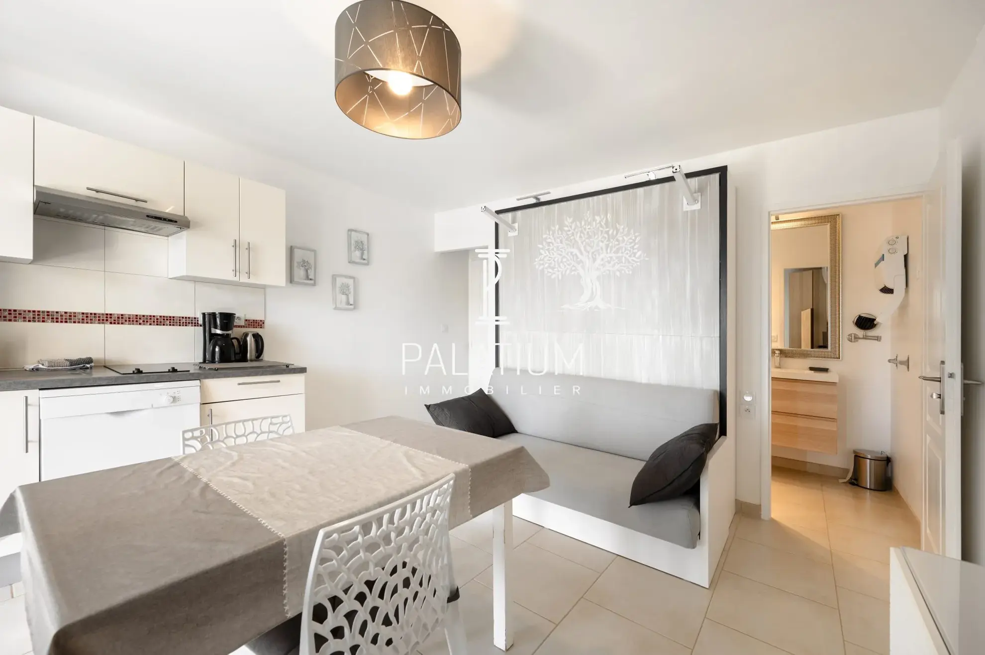 Studio avec terrasse à Gréoux-les-Bains - Investissement rentable 