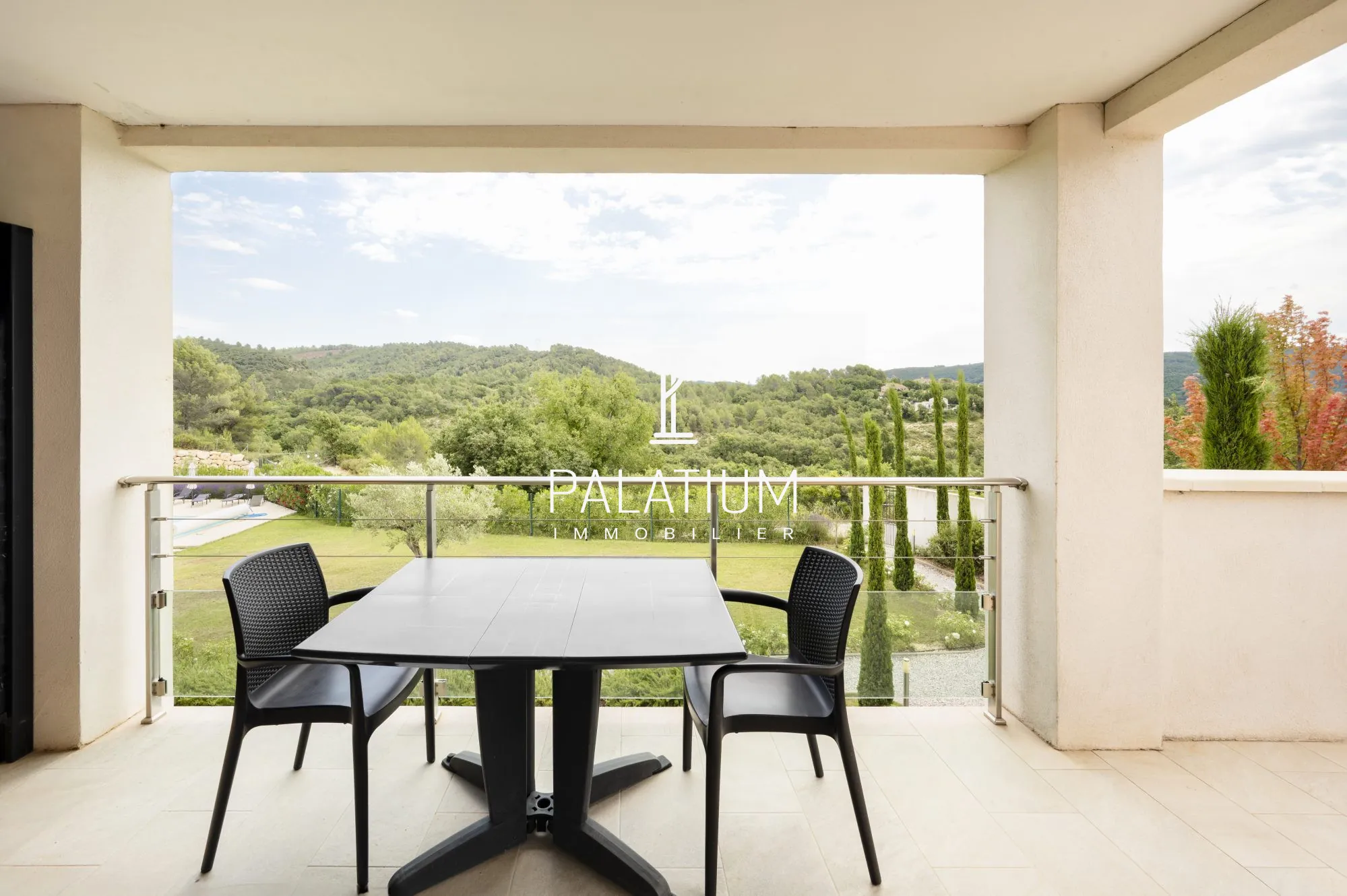 Studio avec terrasse à Gréoux-les-Bains - Investissement rentable 
