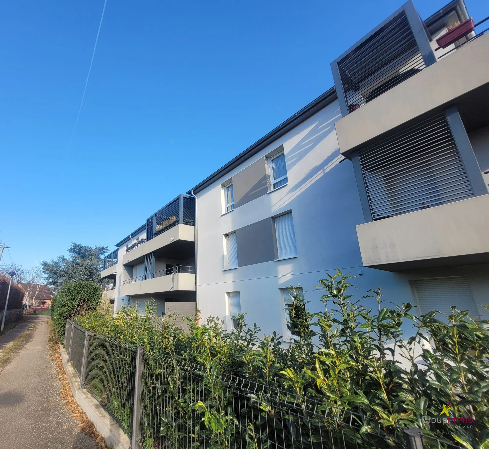 Bel appartement 2 pièces en rez-de-jardin avec jardin privé à Houssen