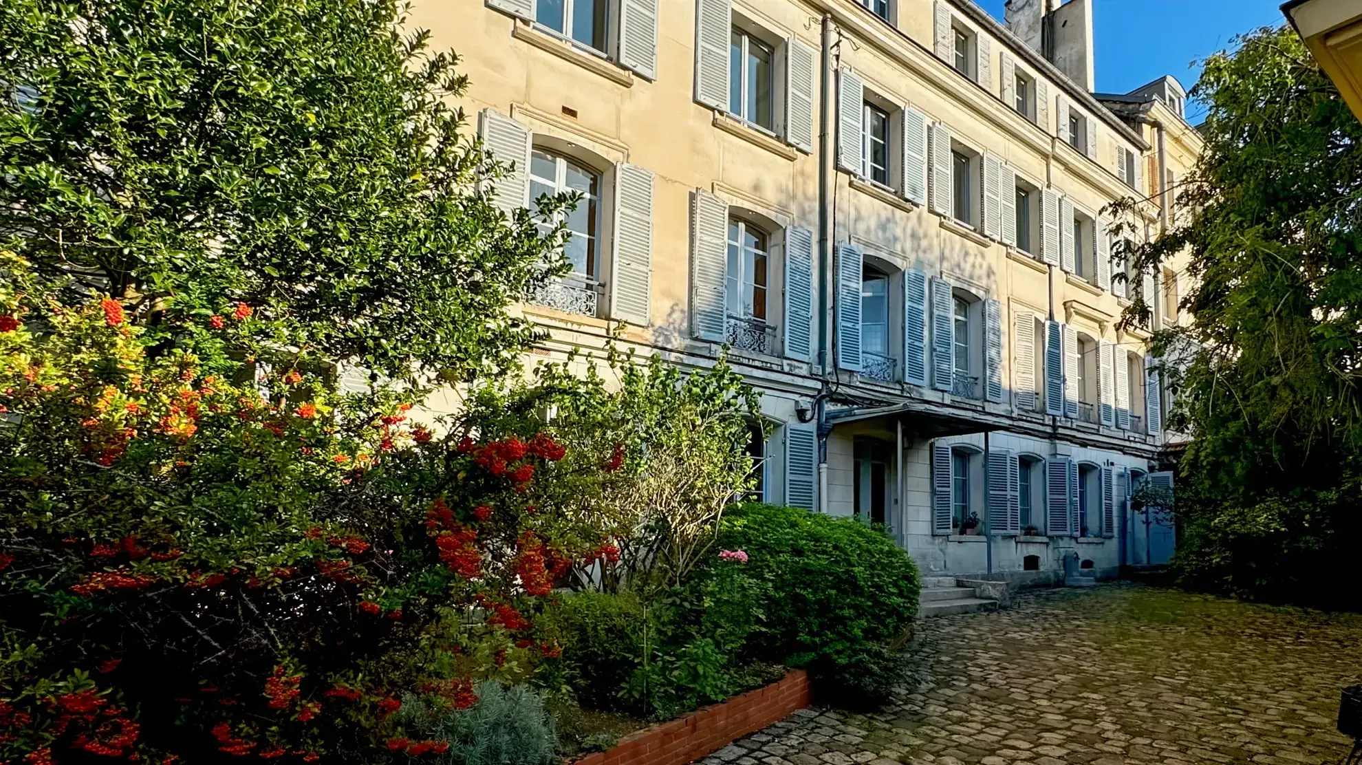 Appartement atypique avec cave à Versailles, idéalement situé