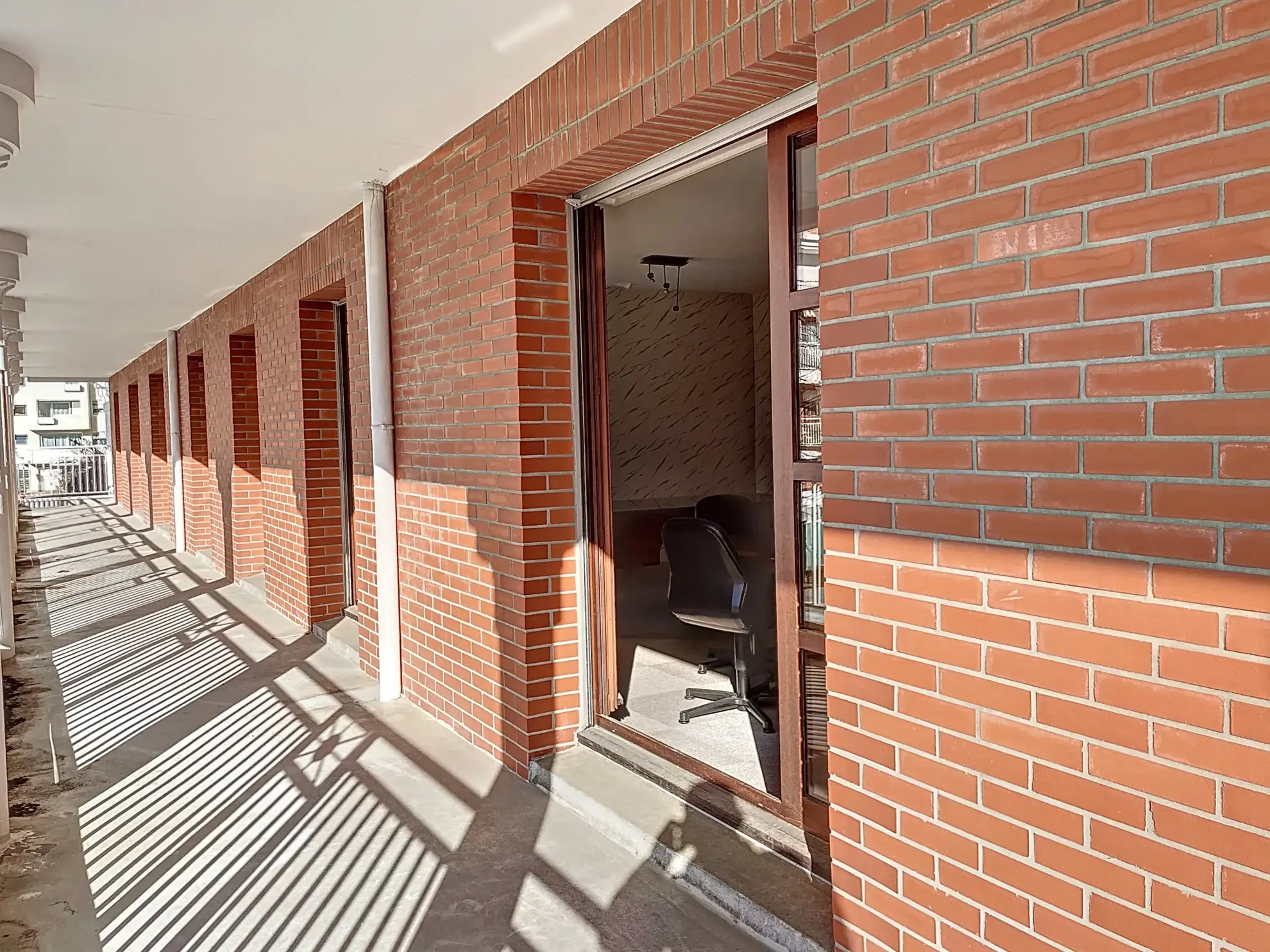 Appartement T4-T5 à rénover avec terrasse de 11m² à Saint-Étienne