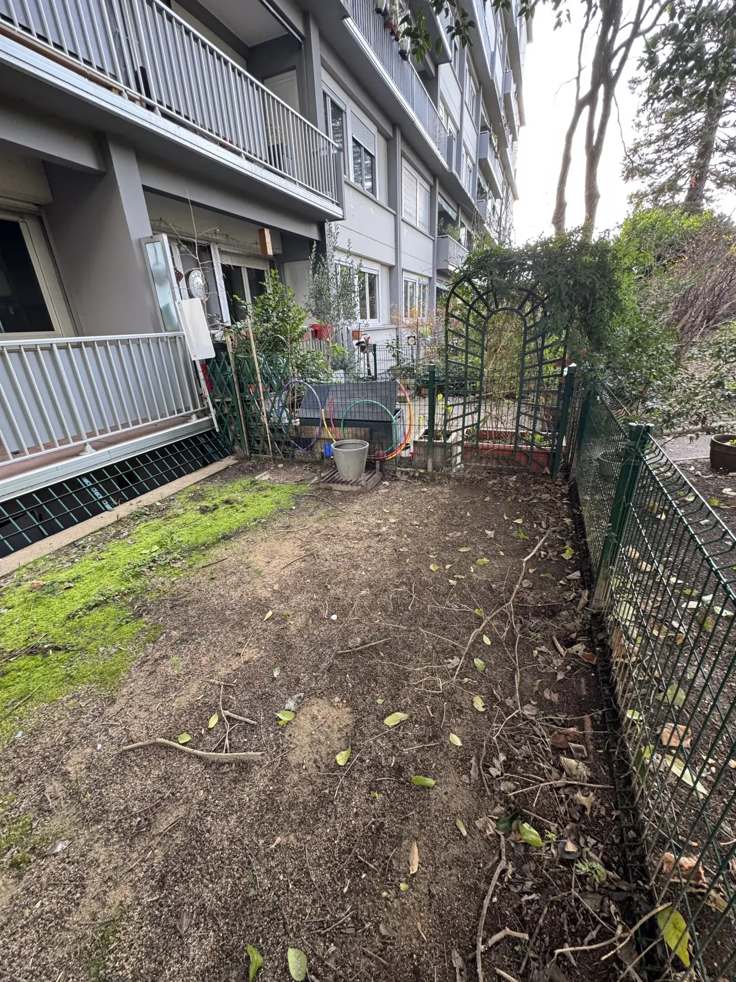 Charmant T2 à Caluire-et-Cuire avec jardin, balcon et garage en vente