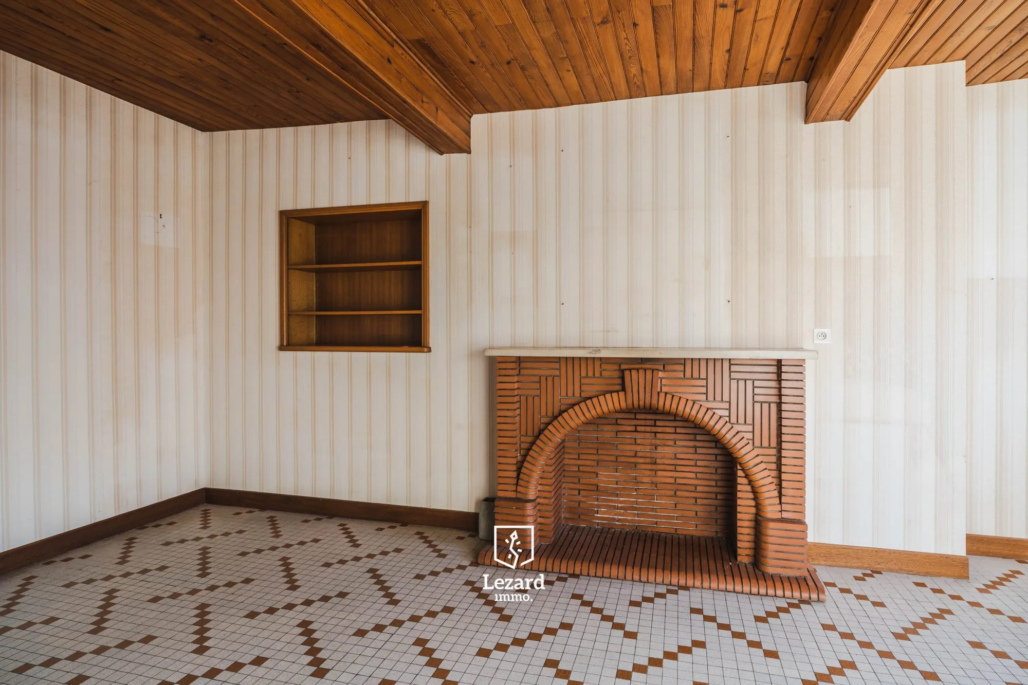 Maison avec terrain à Labastide-d'Anjou à rénové, faible consommation énergétique 