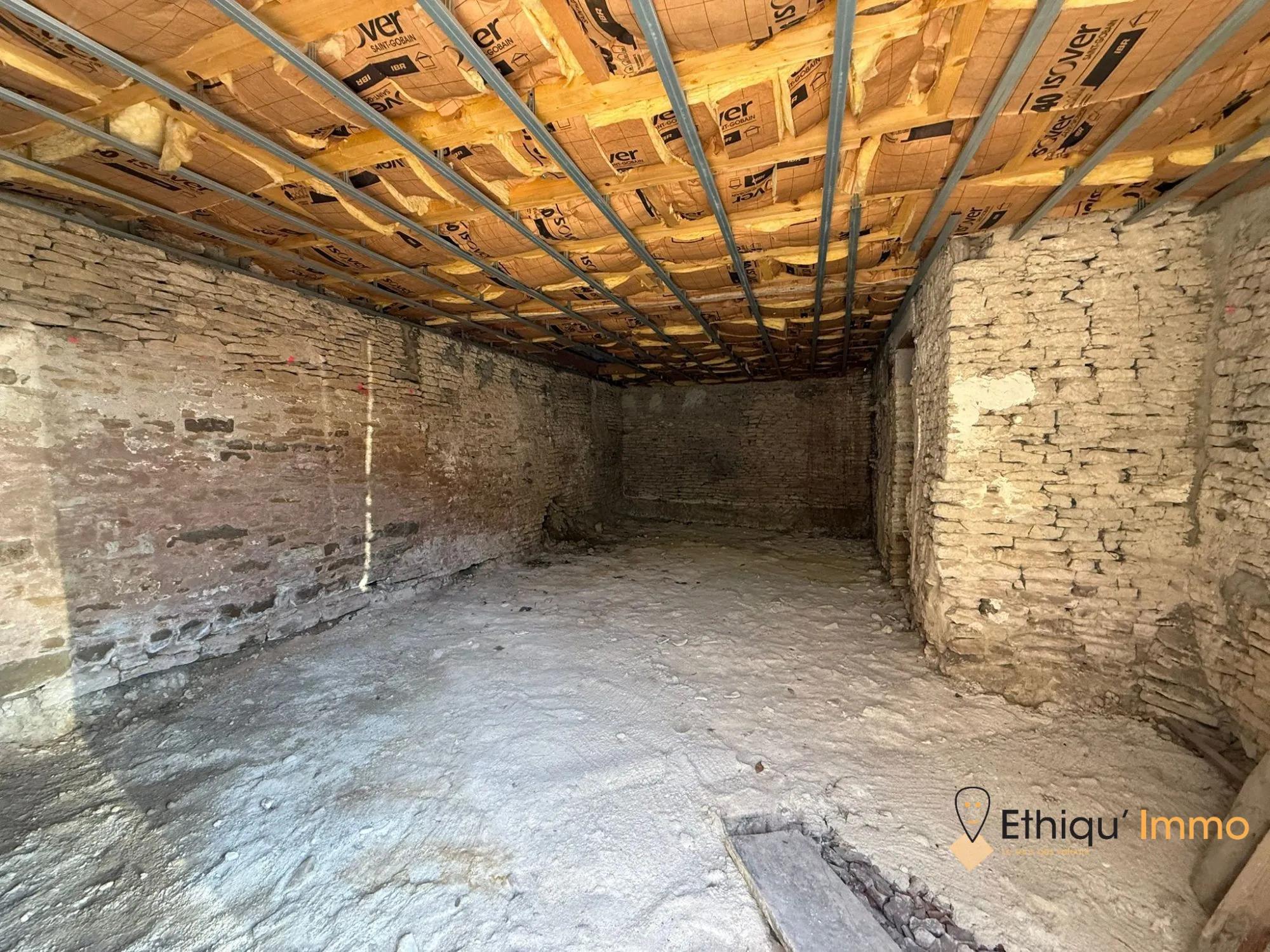 Maison en pierre 125m² à Arrentières, idéale pour rénovation, avec cave et jardin