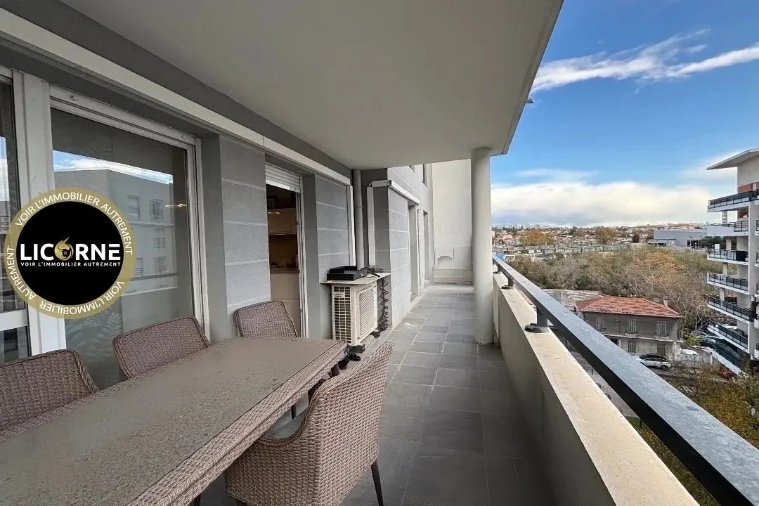 Appartement T3 rénové de 63 m² avec terrasse à Marseille 15ème 
