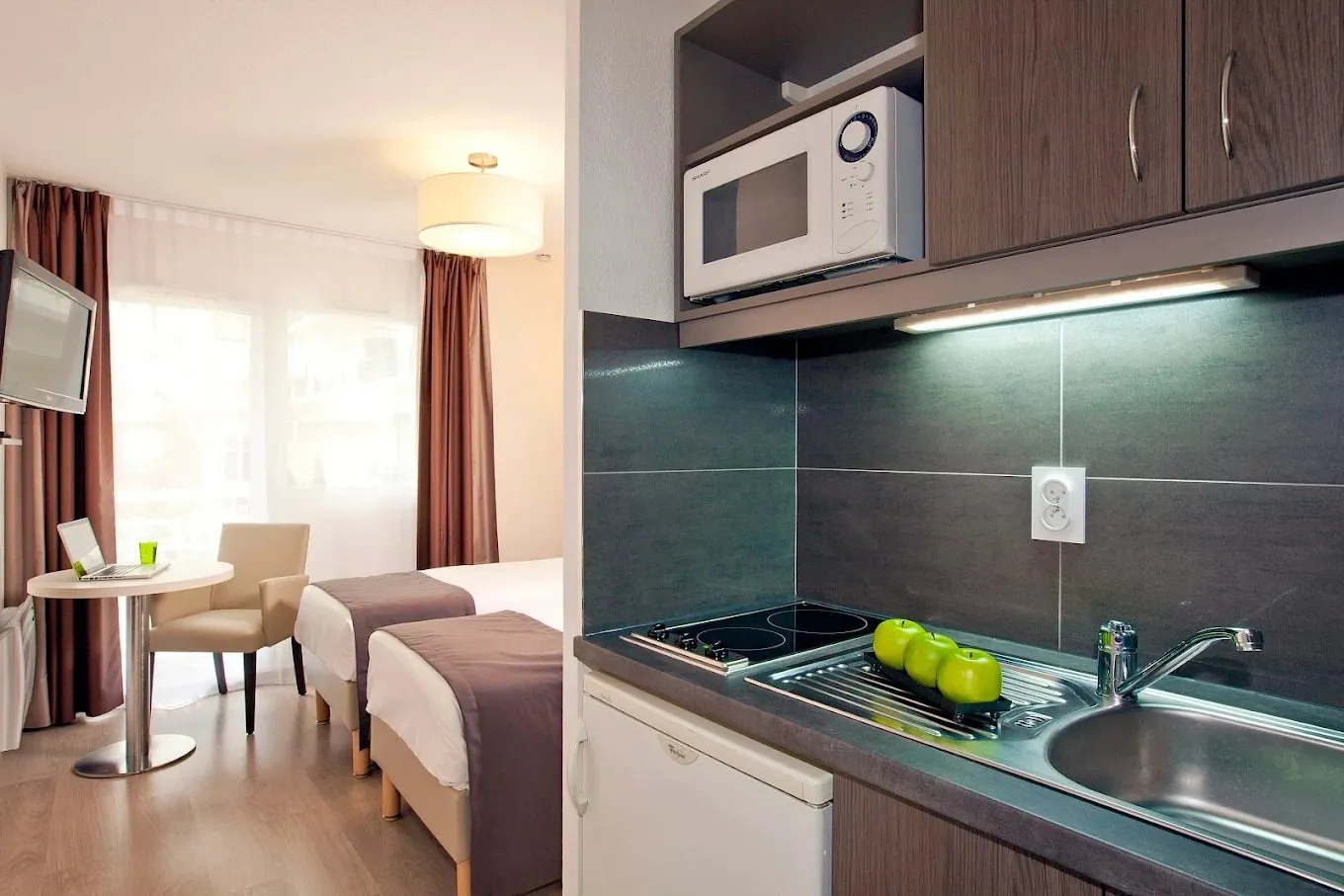 Investissement immobilier à Courbevoie dans un studio loué 