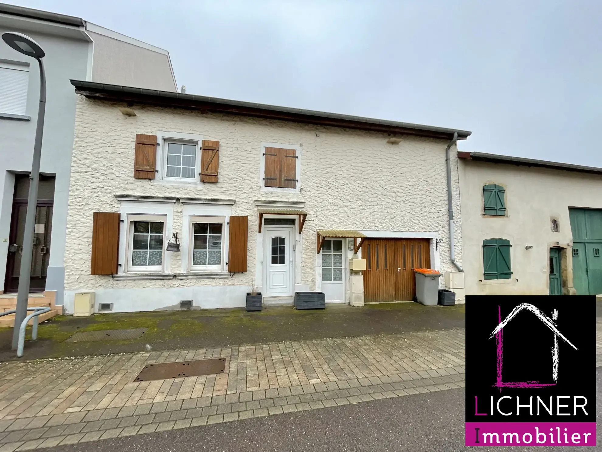 Maison mitoyenne de 175 m² à Valmont, 4 chambres, garage, rénovation récente