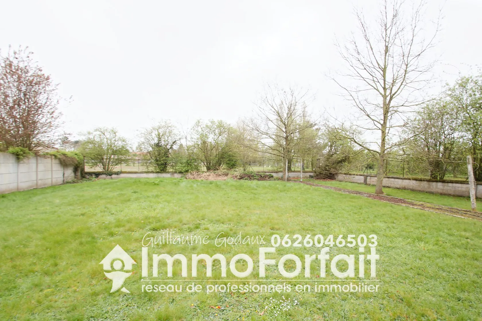 Terrain constructible et viabilisé de 400 m² à Phalempin