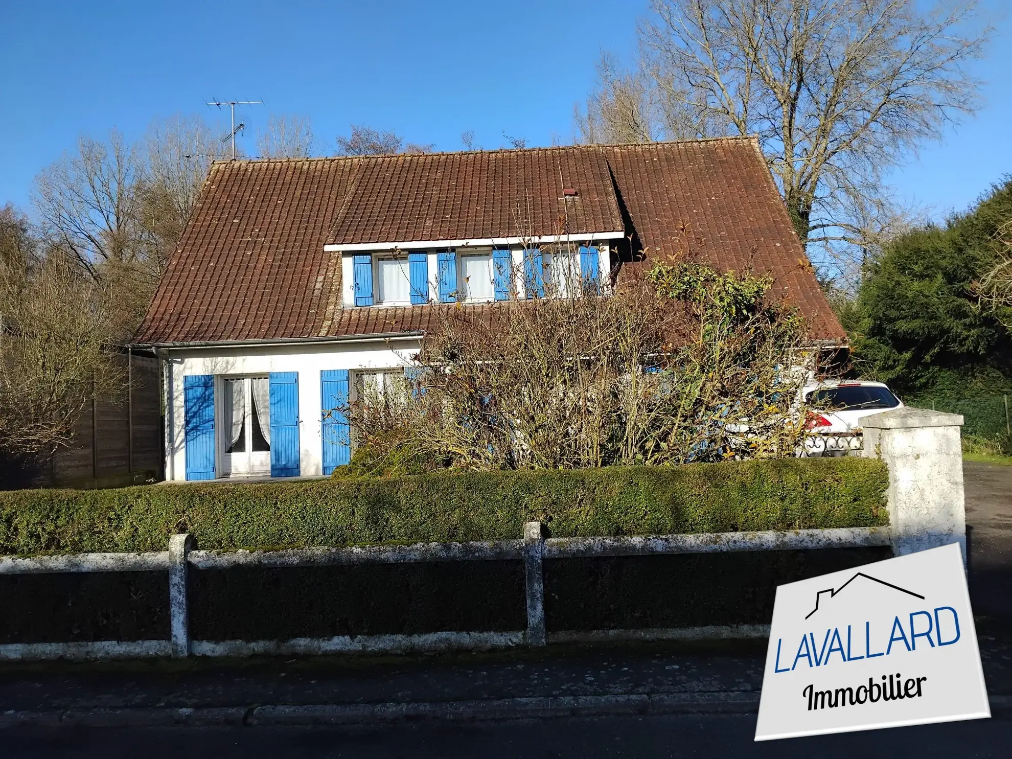 Maison individuelle 4 chambres à Doullens, 116 m² avec jardin et potentiel de rénovation