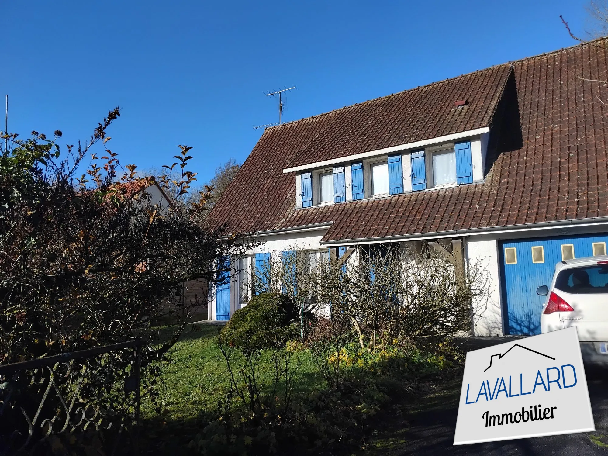 Maison individuelle 4 chambres à Doullens, 116 m² avec jardin et potentiel de rénovation 