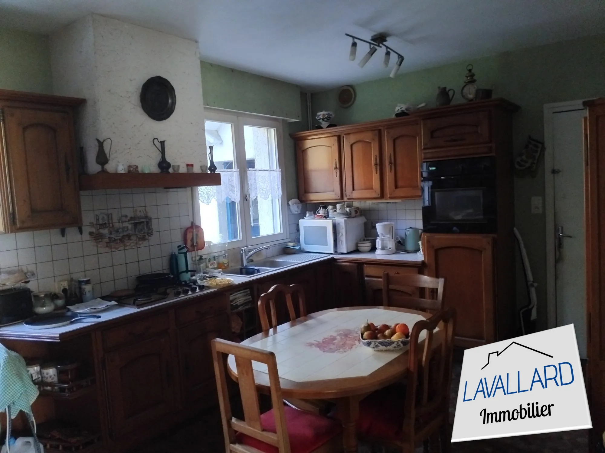 Maison individuelle 4 chambres à Doullens, 116 m² avec jardin et potentiel de rénovation 