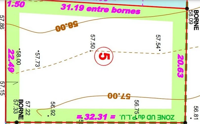 Terrain constructible à Salies-de-Béarn de 700 m² pour projet immobilier 