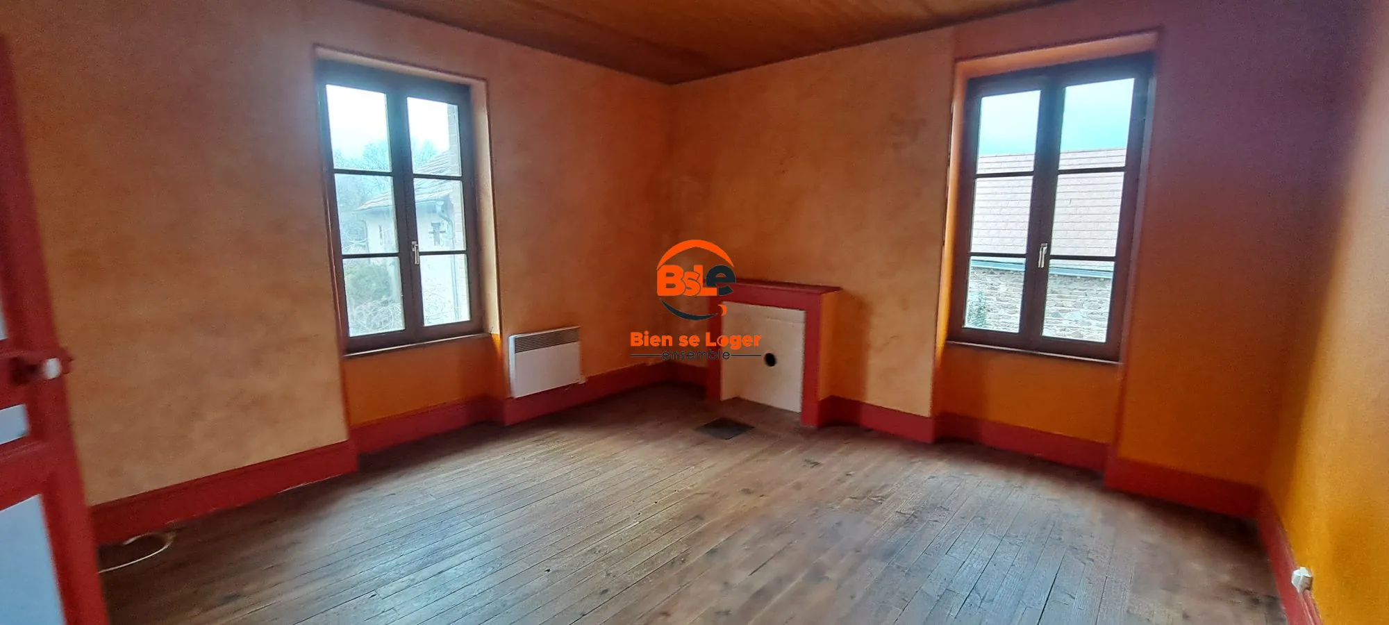 À vendre maison ancienne avec jardin à Saint-Hilaire-la-Croix 