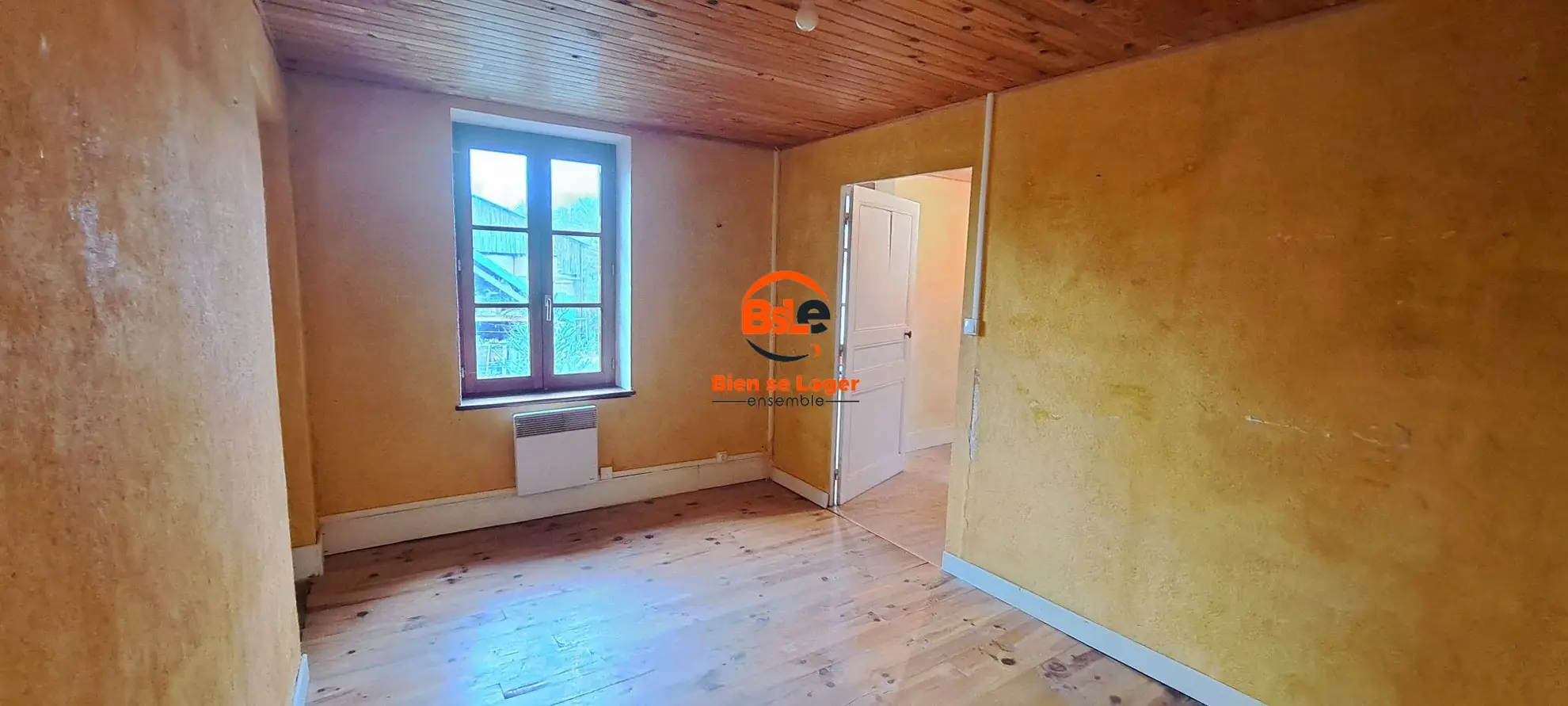 À vendre maison ancienne avec jardin à Saint-Hilaire-la-Croix 