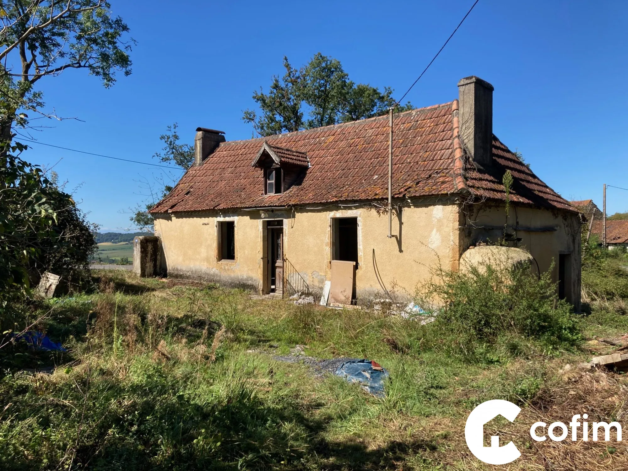Maison béarnaise à rénover avec grand terrain proche de Lembeye