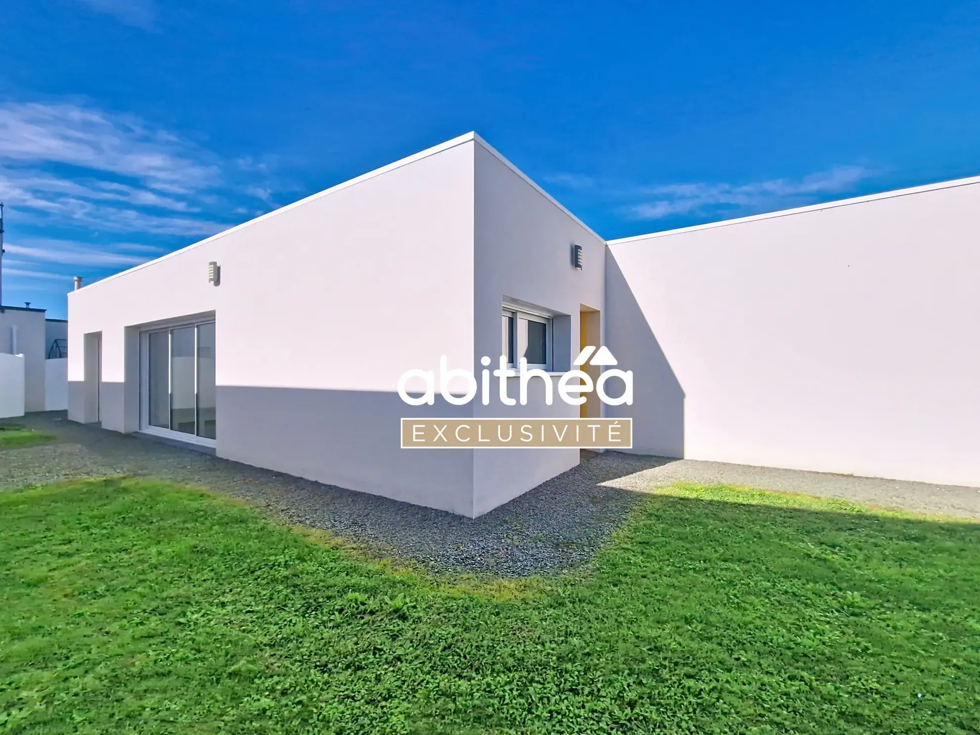 Maison contemporaine de plain-pied avec 2 chambres à Chenac St Seurin