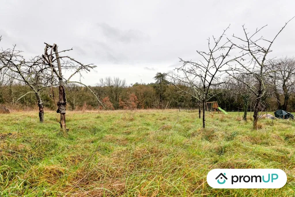Terrain constructible de 1024 m² à Vindelle en Charente 